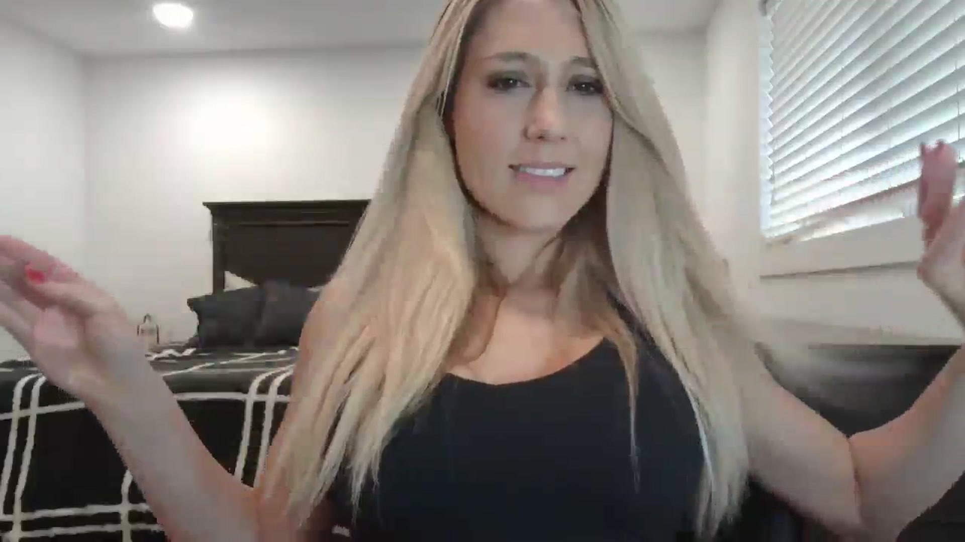 Gallery image thumbnail from blondmilf92's myfreecams stream on, 01/09/2024, 20:09 image 3 of 20
