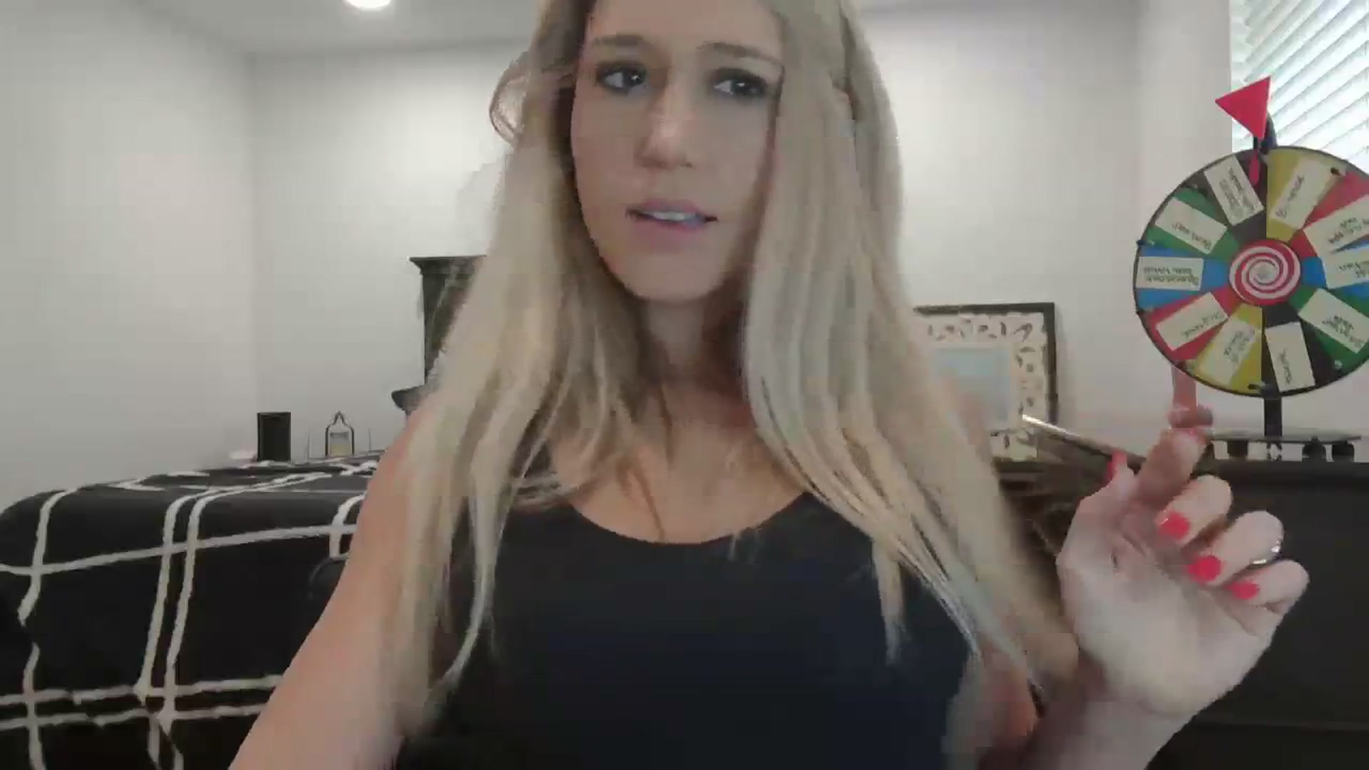 Gallery image thumbnail from blondmilf92's myfreecams stream on, 01/09/2024, 20:09 image 11 of 20