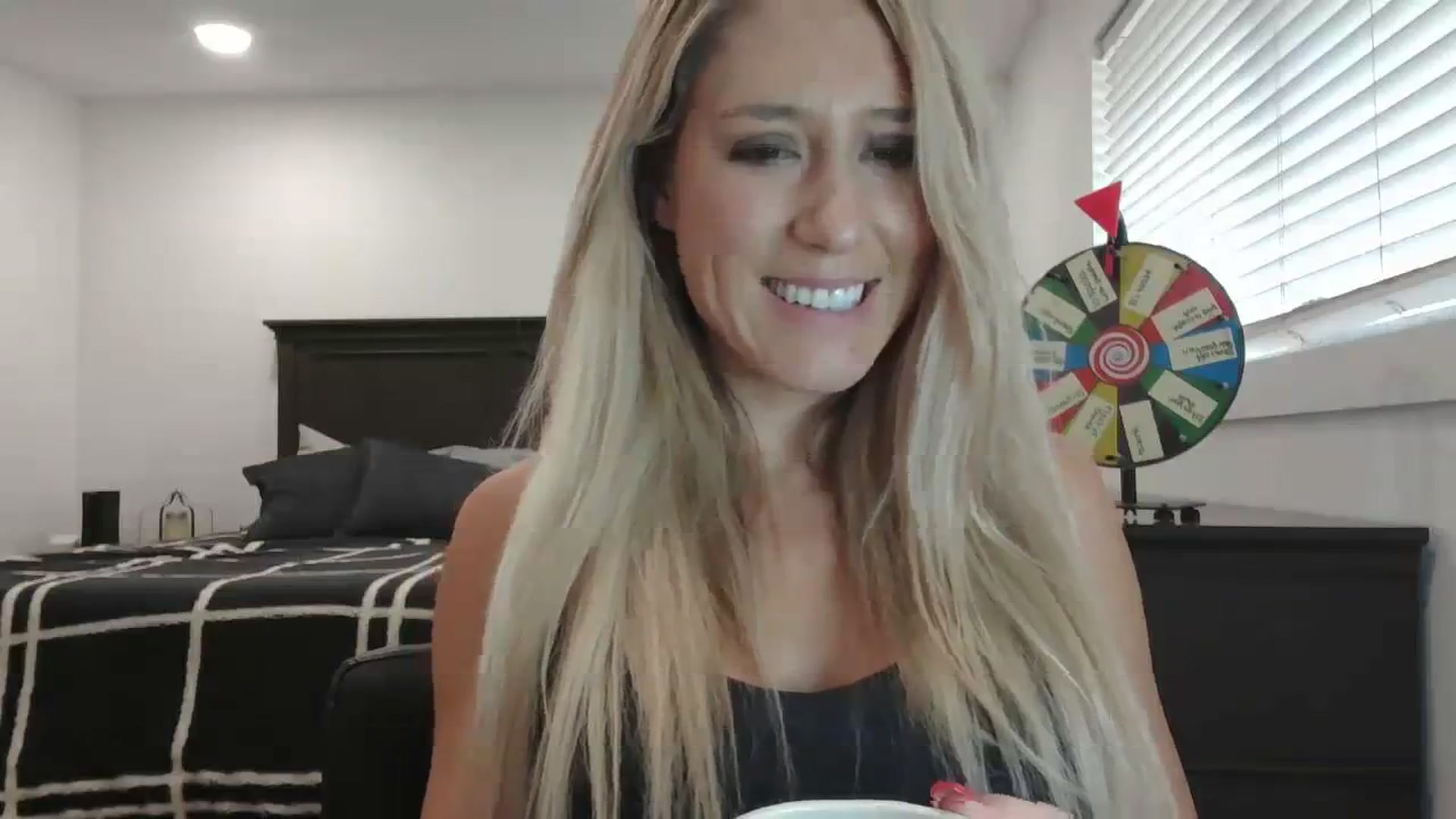 Gallery image thumbnail from blondmilf92's myfreecams stream on, 01/09/2024, 20:09 image 13 of 20