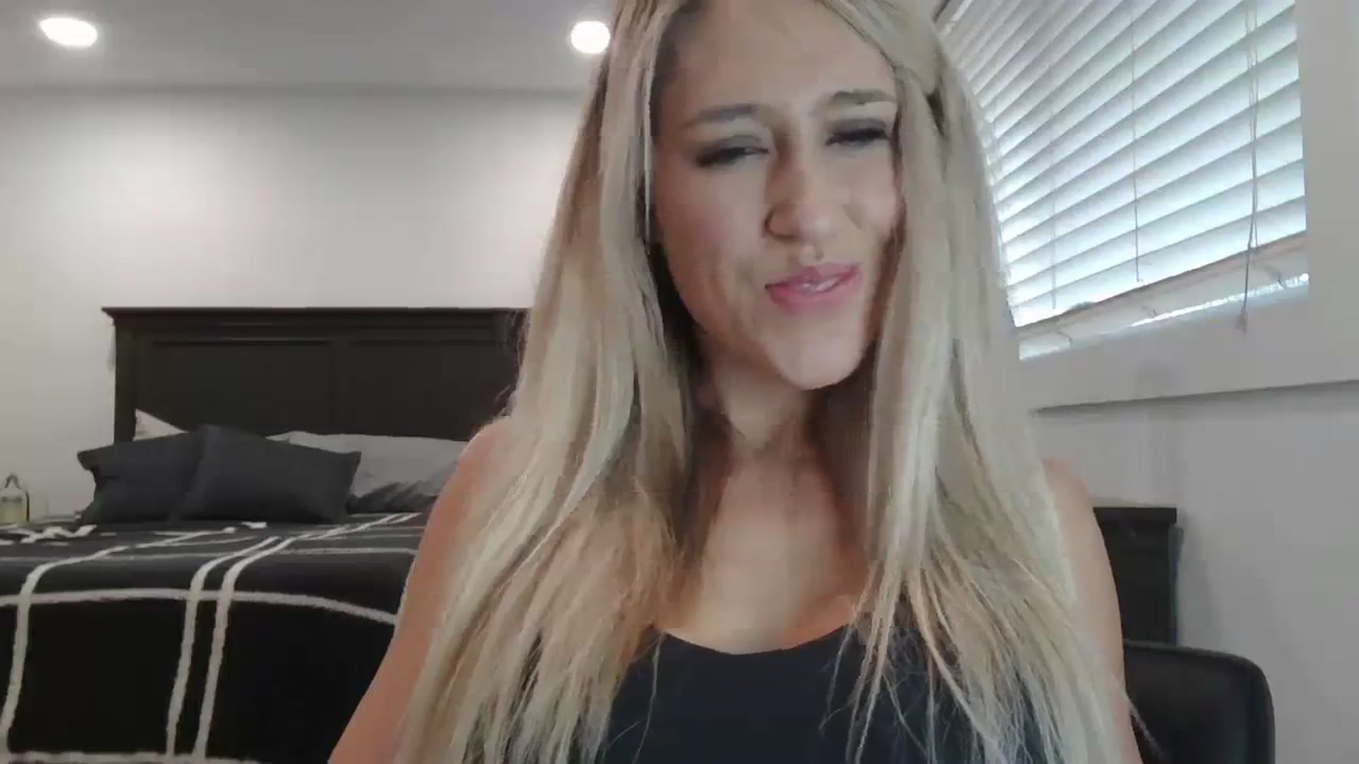Gallery image thumbnail from blondmilf92's myfreecams stream on, 01/09/2024, 20:09 image 4 of 20