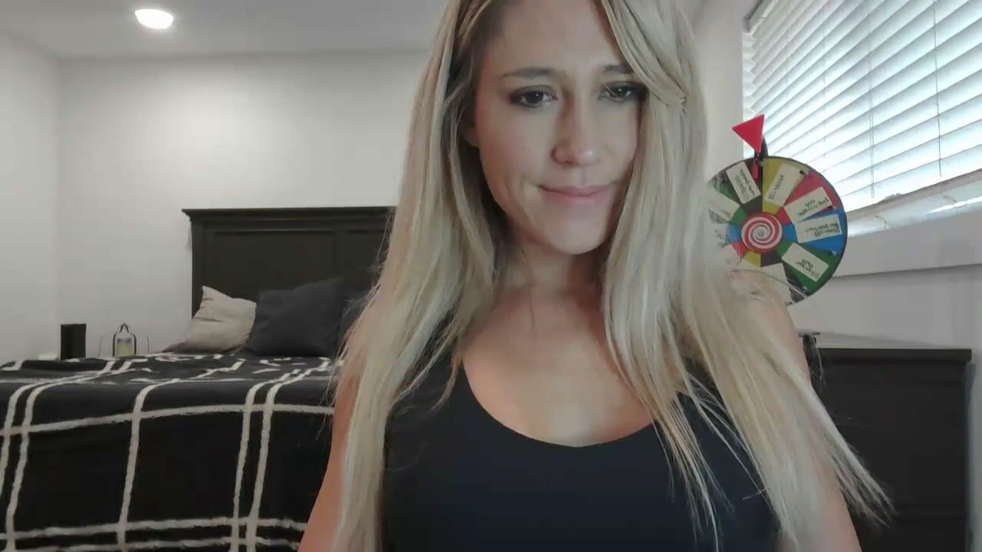 Gallery image thumbnail from blondmilf92's myfreecams stream on, 01/09/2024, 20:41 image 15 of 20