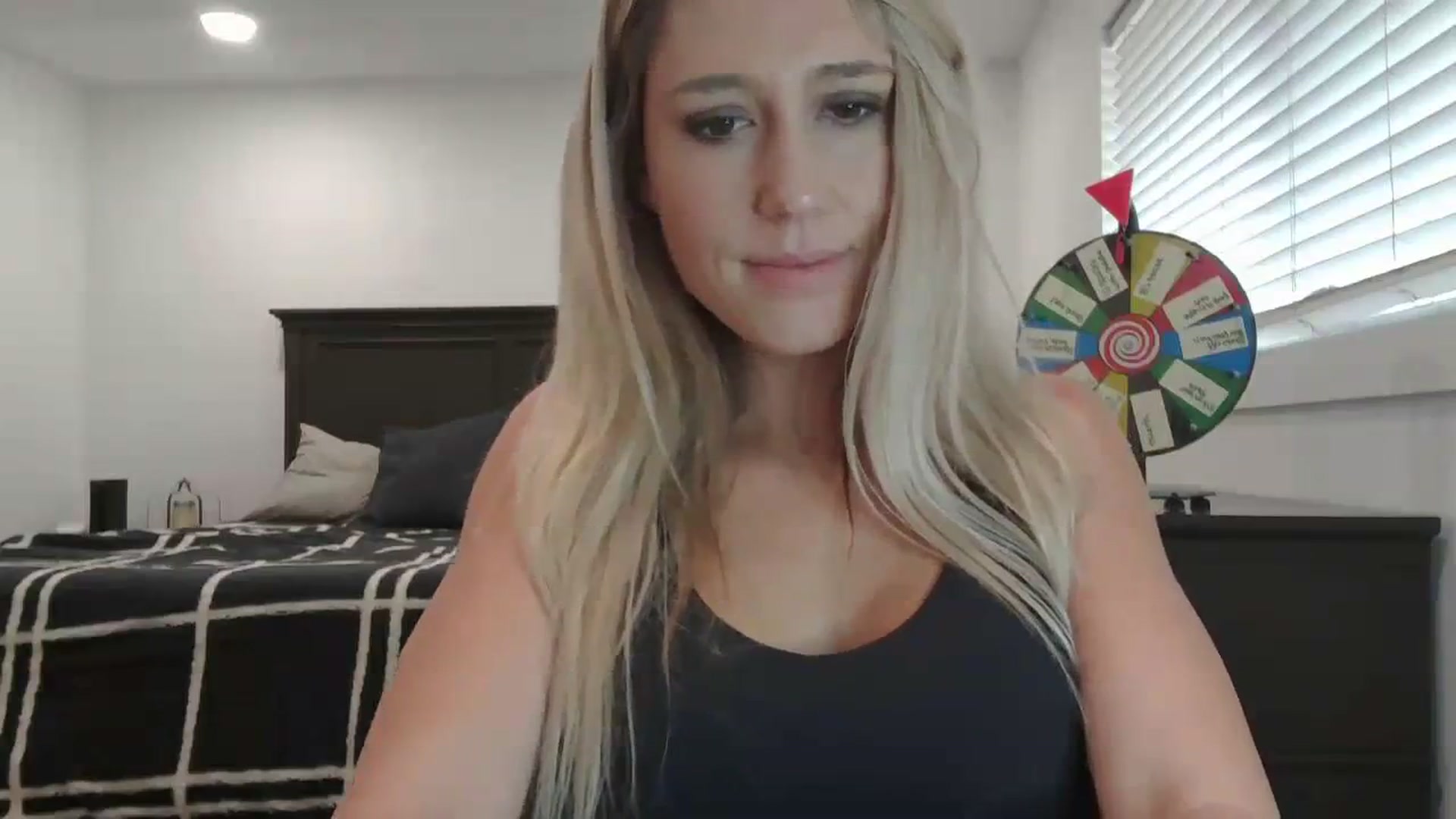 Gallery image thumbnail from blondmilf92's myfreecams stream on, 01/09/2024, 20:41 image 19 of 20
