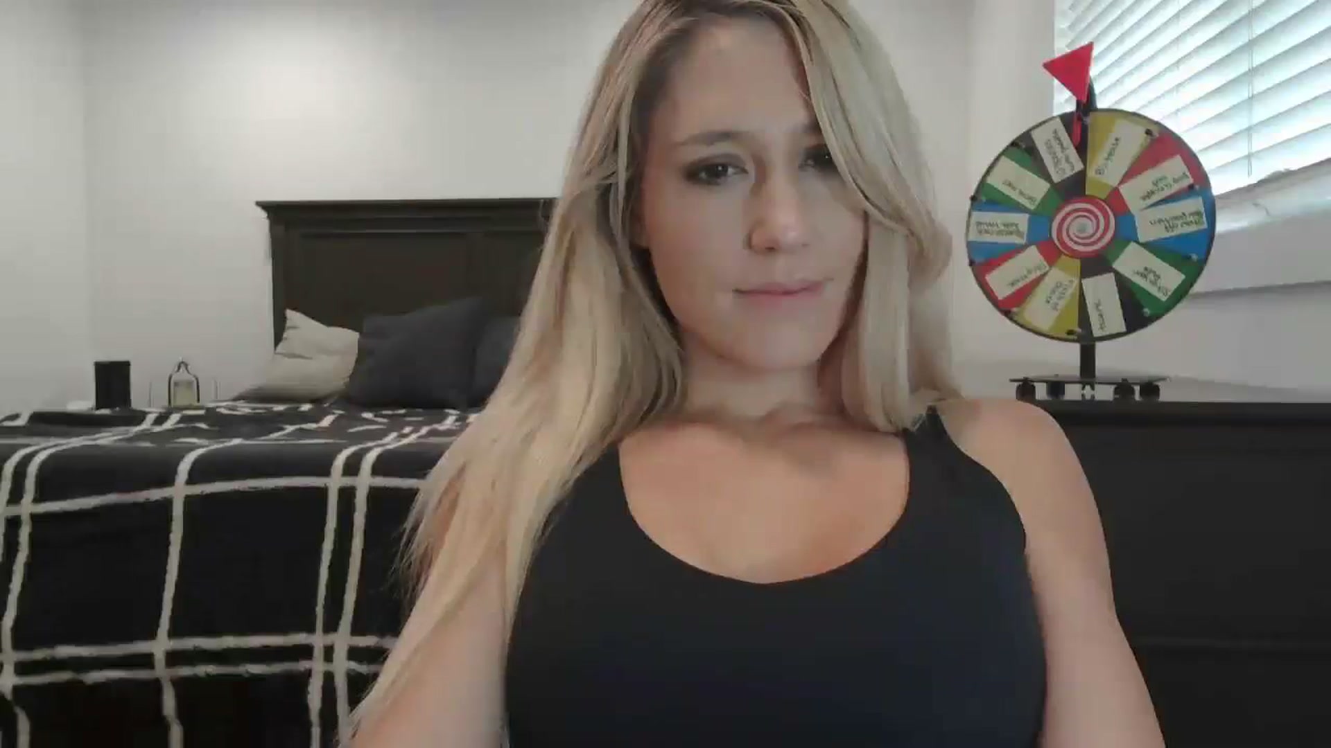 Gallery image thumbnail from blondmilf92's myfreecams stream on, 01/09/2024, 20:41 image 8 of 20
