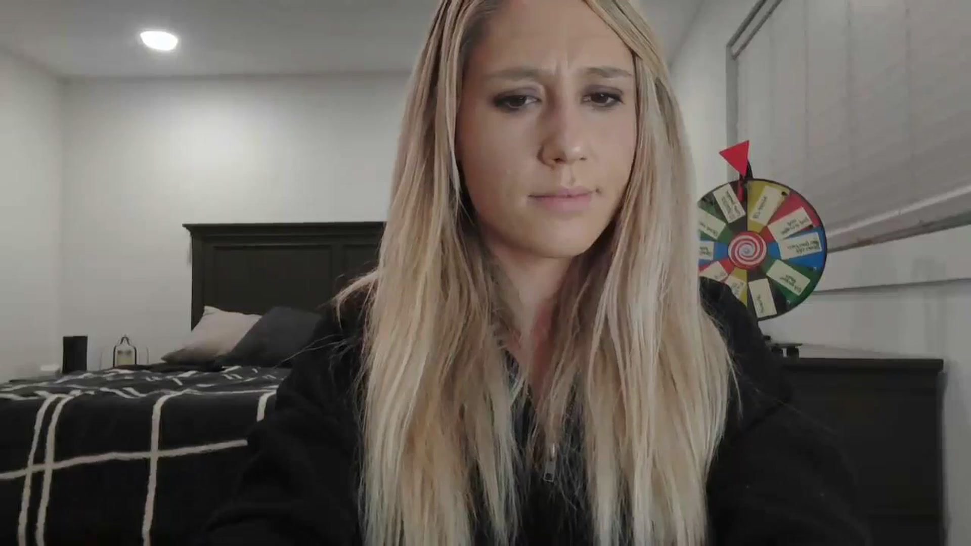 Gallery image thumbnail from blondmilf92's myfreecams stream on, 01/10/2024, 05:37 image 3 of 20