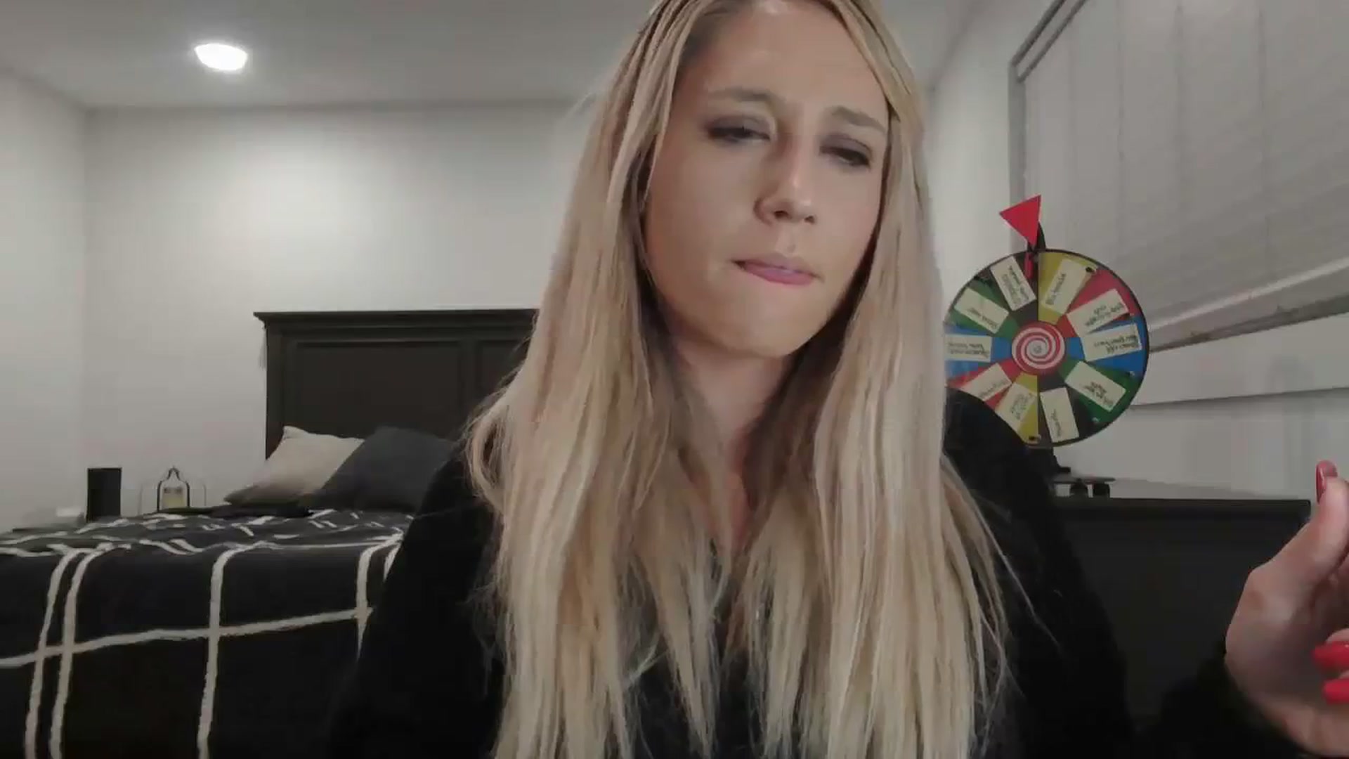Gallery image thumbnail from blondmilf92's myfreecams stream on, 01/10/2024, 05:37 image 13 of 20