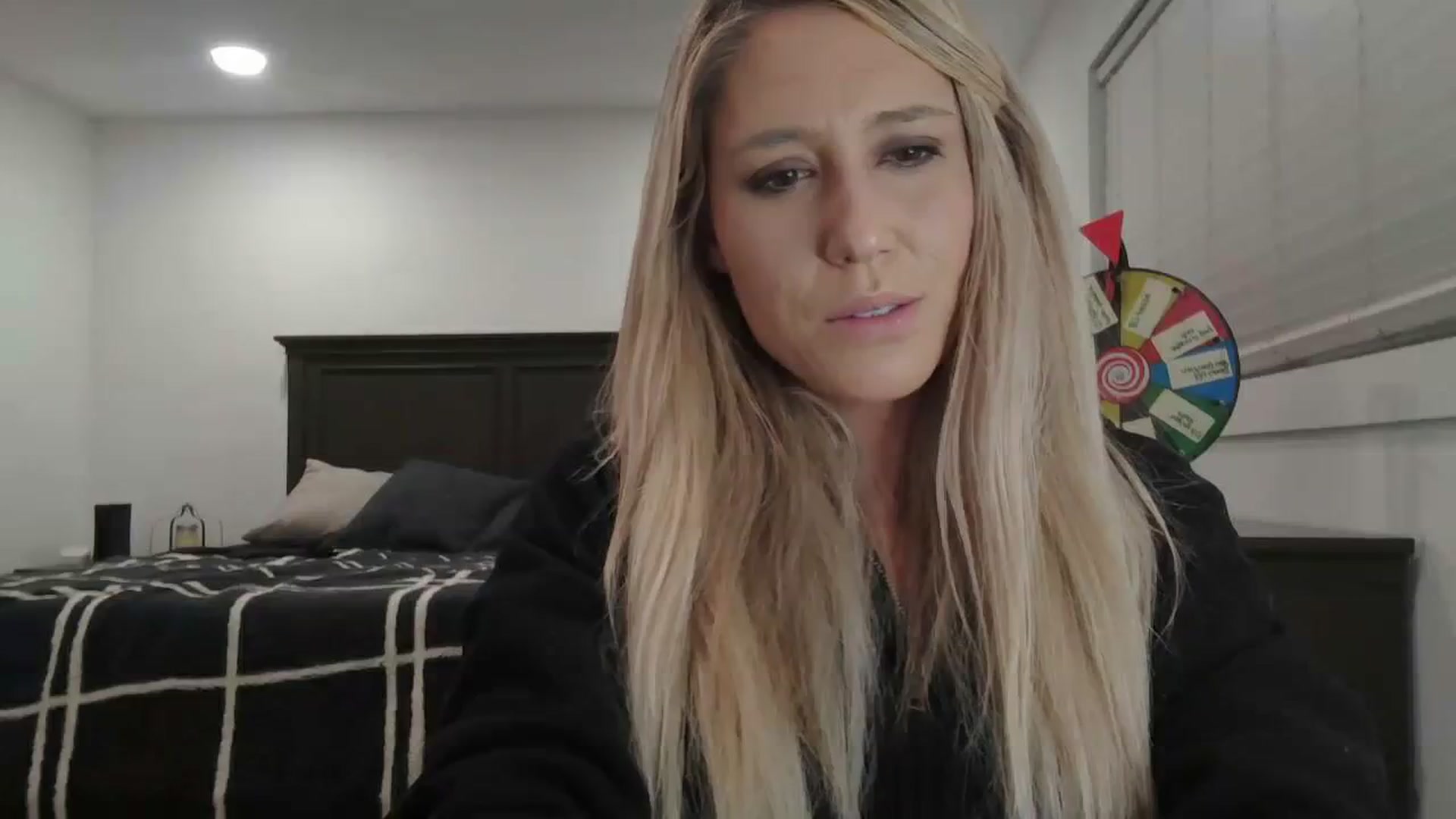 Gallery image thumbnail from blondmilf92's myfreecams stream on, 01/10/2024, 05:37 image 1 of 20