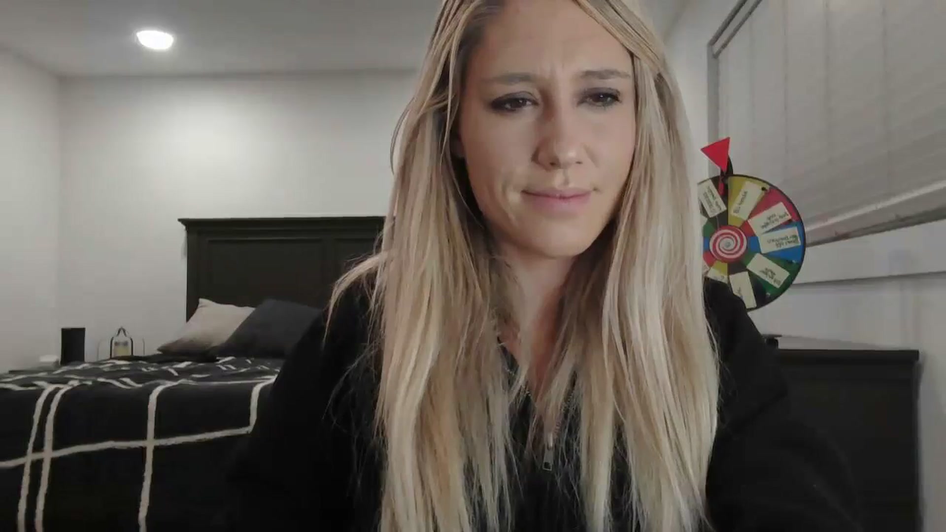 Gallery image thumbnail from blondmilf92's myfreecams stream on, 01/10/2024, 05:37 image 4 of 20