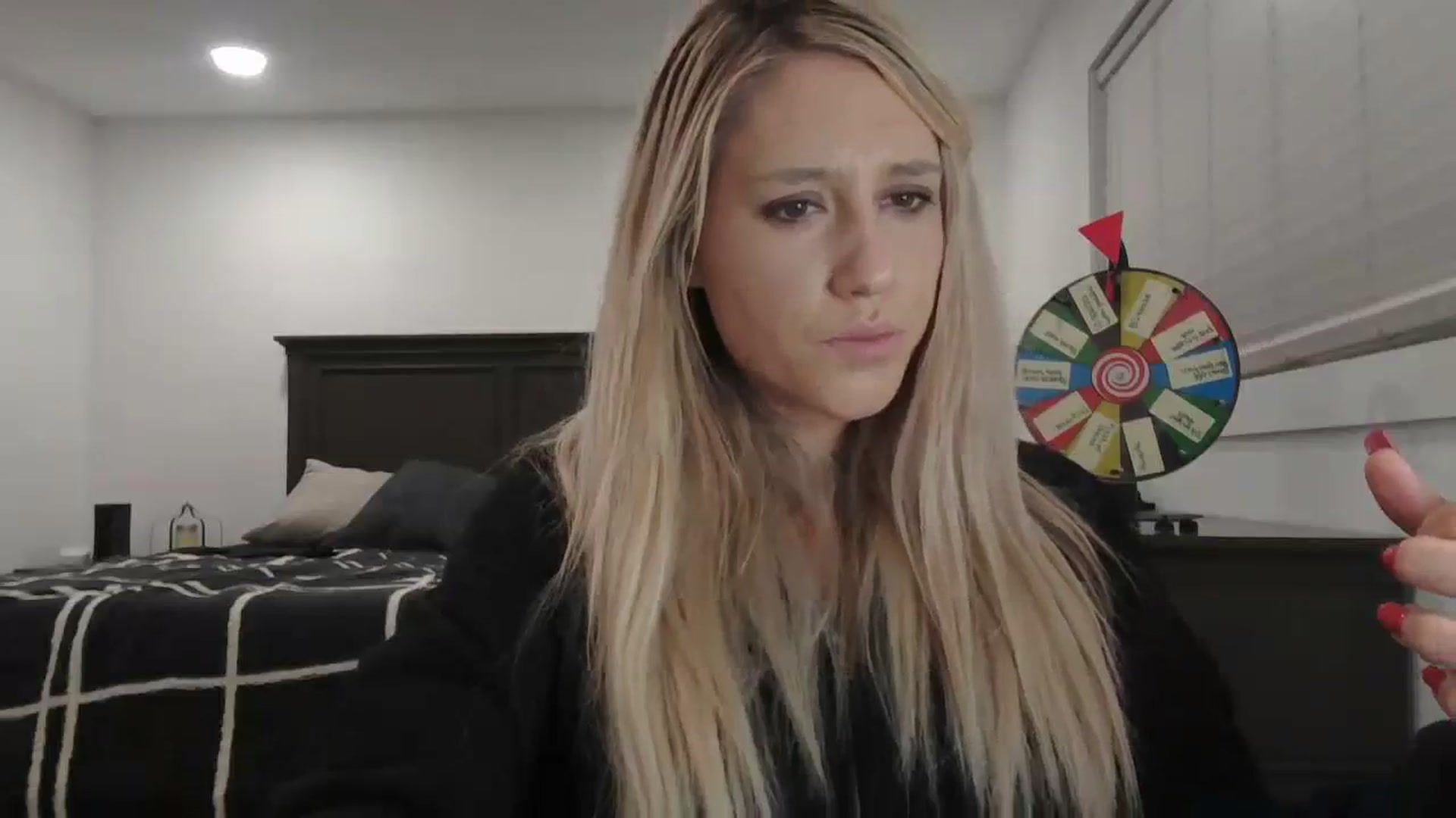 Gallery image thumbnail from blondmilf92's myfreecams stream on, 01/10/2024, 05:37 image 10 of 20