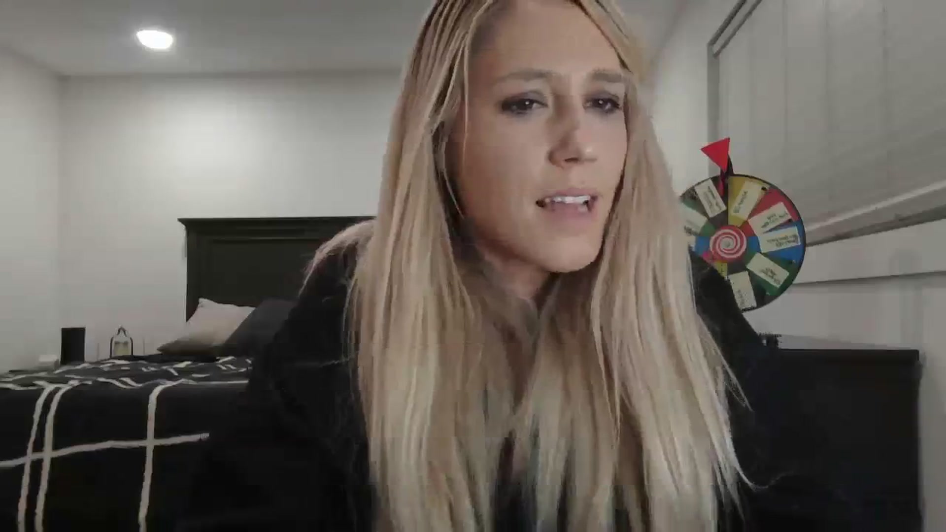Gallery image thumbnail from blondmilf92's myfreecams stream on, 01/10/2024, 05:37 image 8 of 20
