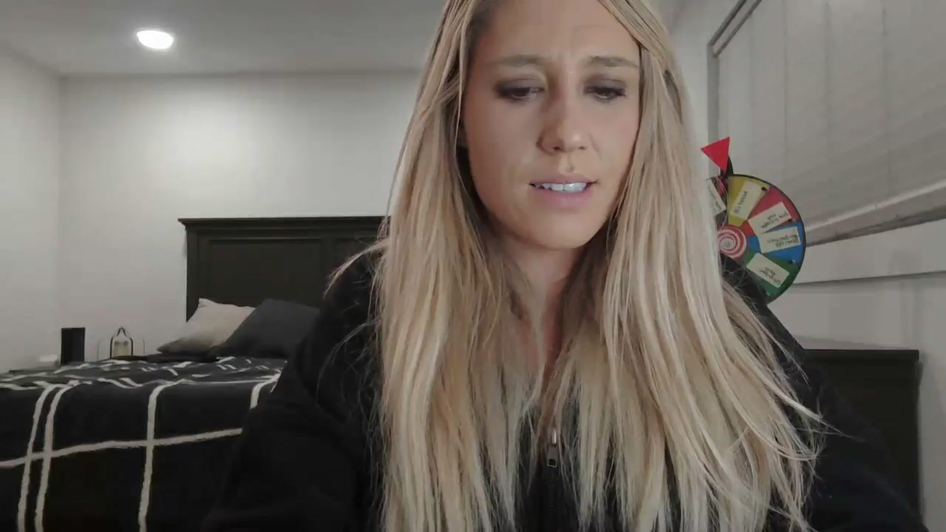 Gallery image thumbnail from blondmilf92's myfreecams stream on, 01/10/2024, 05:37 image 7 of 20