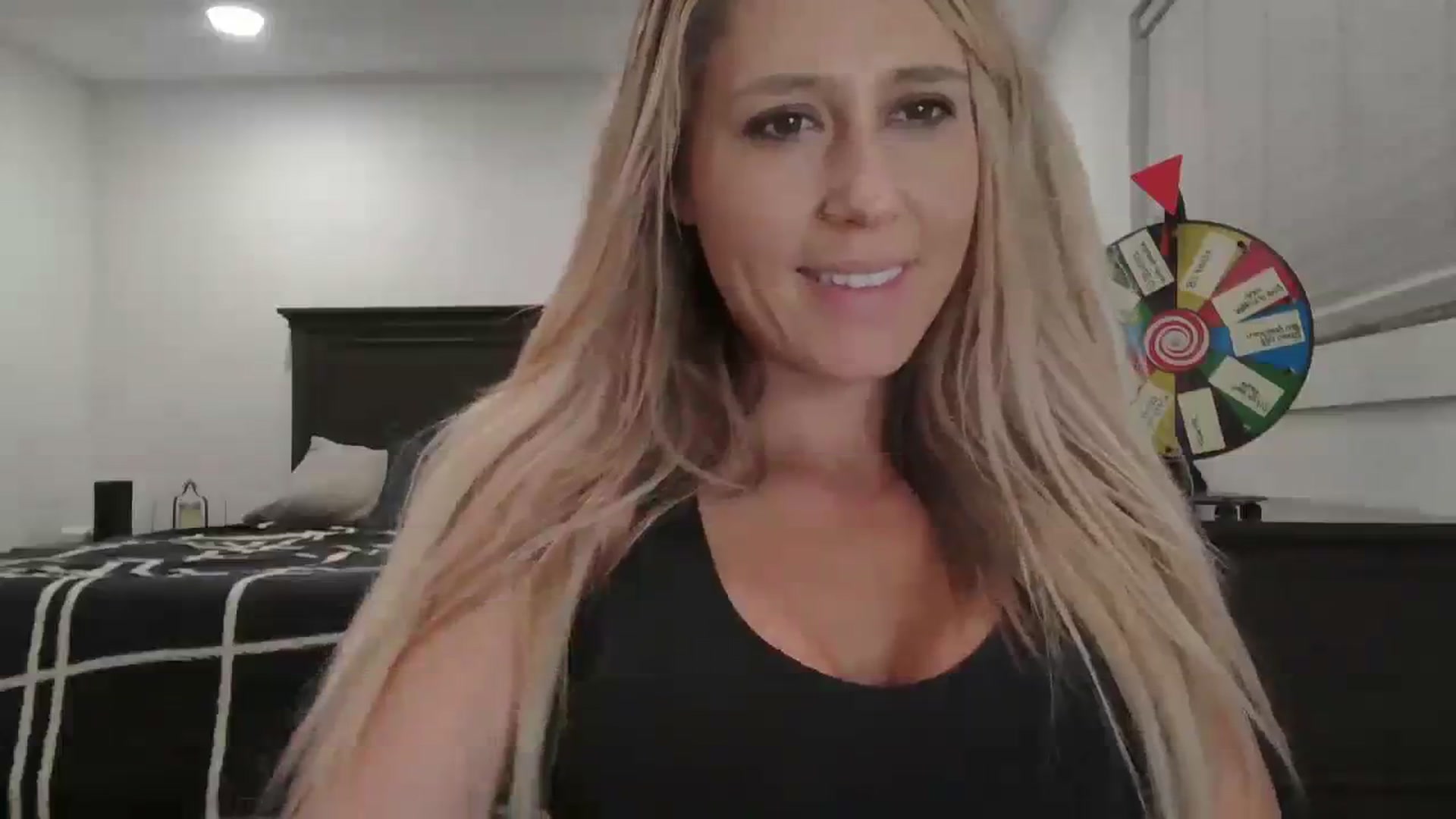 Gallery image thumbnail from blondmilf92's myfreecams stream on, 01/10/2024, 07:58 image 7 of 20