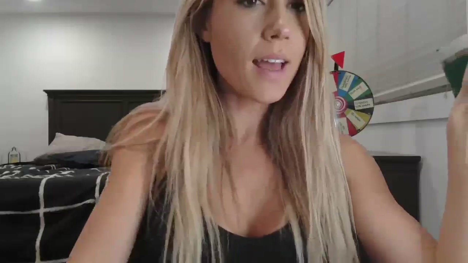 Gallery image thumbnail from blondmilf92's myfreecams stream on, 01/10/2024, 07:58 image 17 of 20