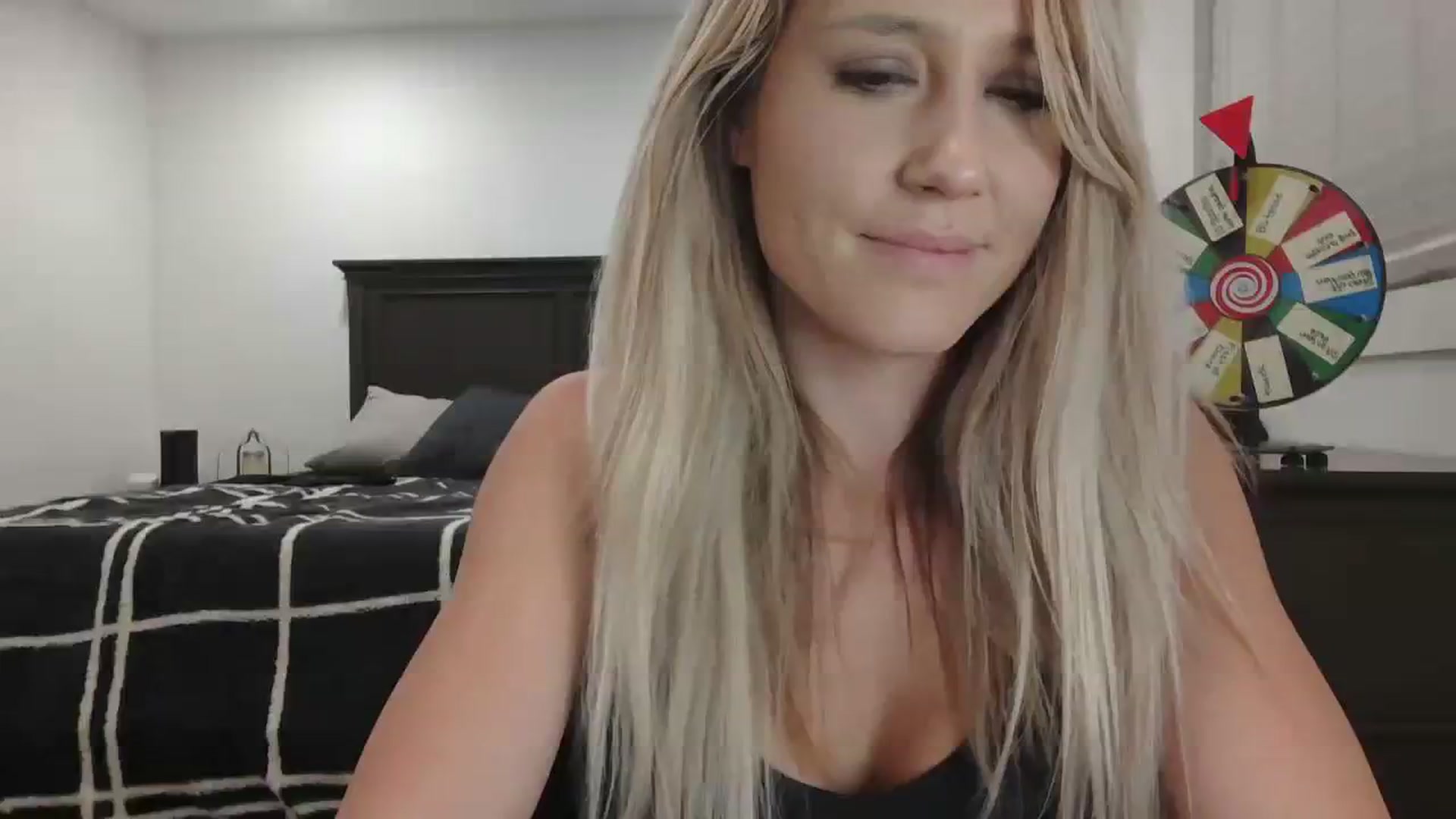 Gallery image thumbnail from blondmilf92's myfreecams stream on, 01/10/2024, 07:58 image 1 of 20