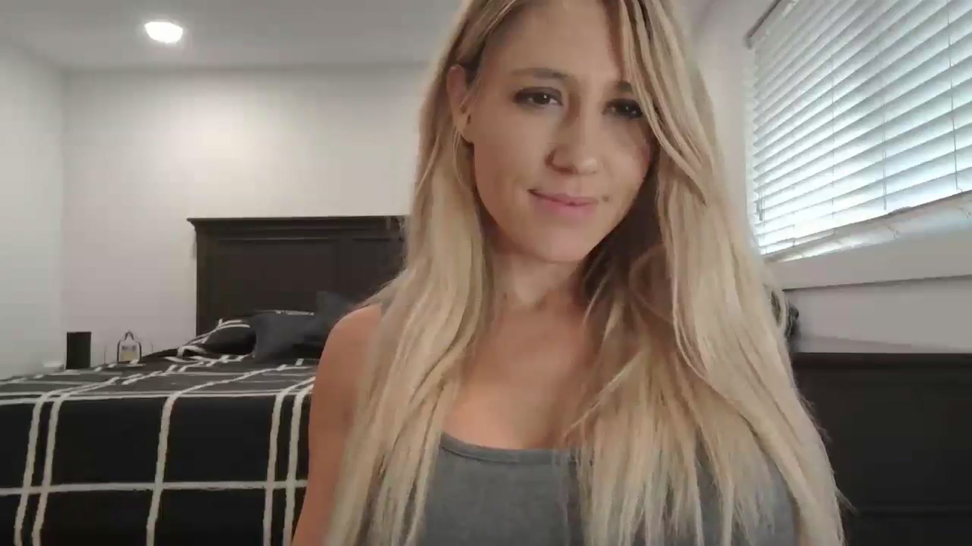 Gallery image thumbnail from blondmilf92's myfreecams stream on, 01/10/2024, 19:16 image 4 of 20