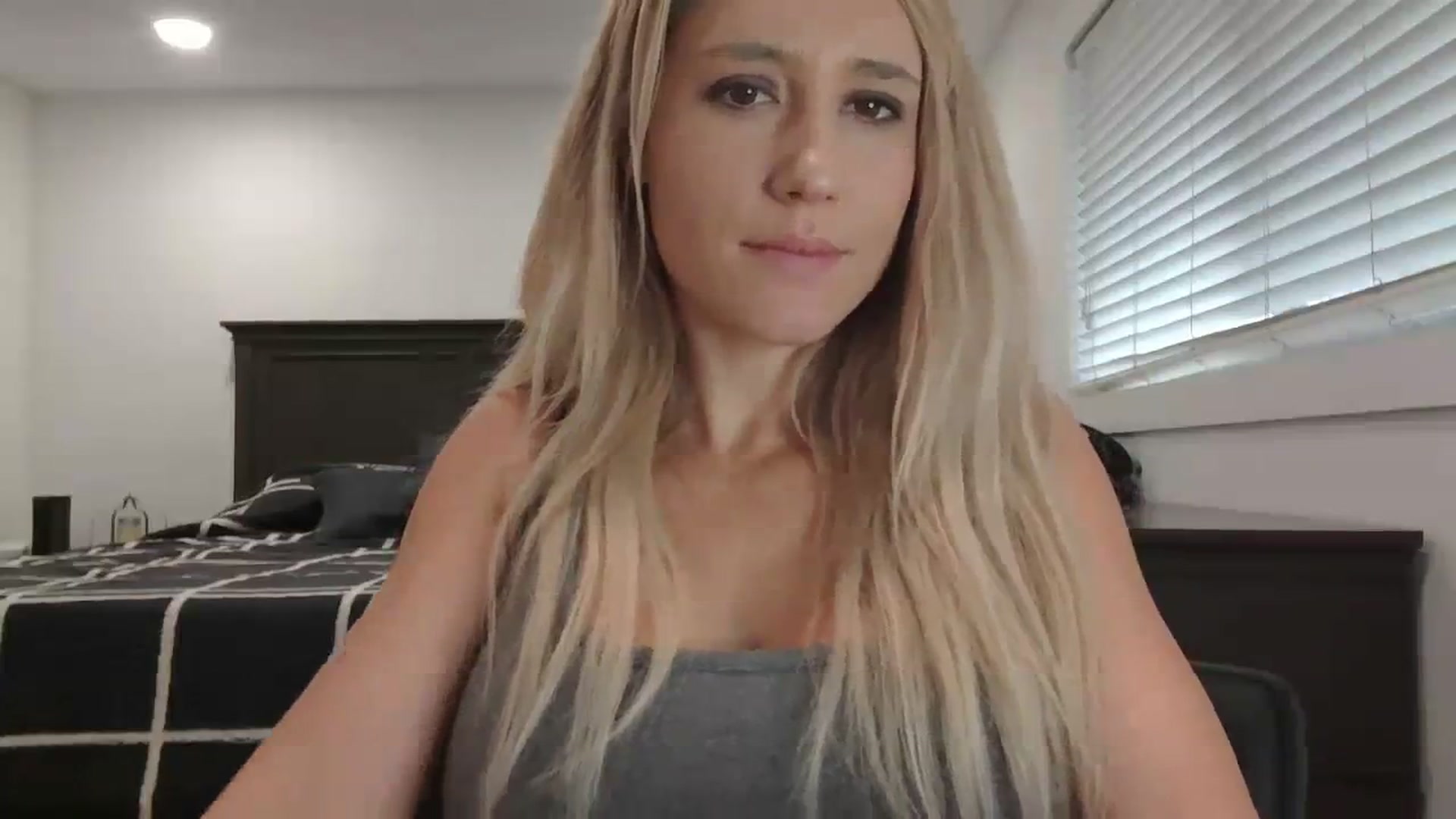 Gallery image thumbnail from blondmilf92's myfreecams stream on, 01/10/2024, 19:16 image 20 of 20