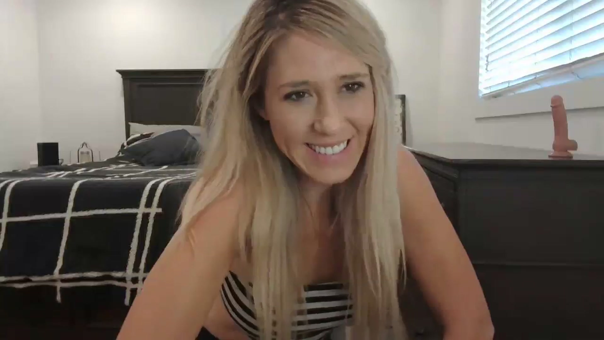Gallery image thumbnail from blondmilf92's myfreecams stream on, 01/11/2024, 19:55 image 5 of 20