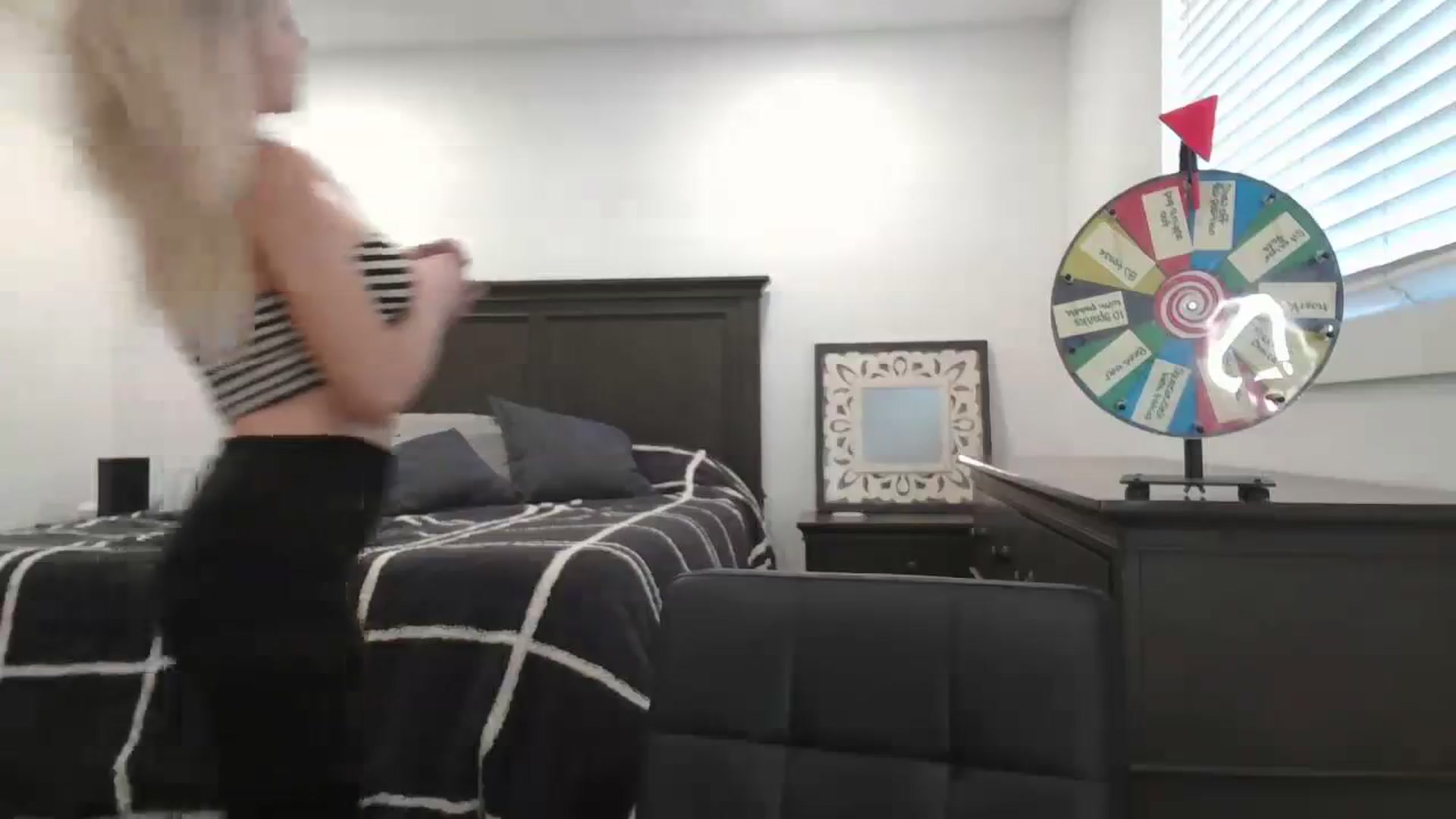 Gallery image thumbnail from blondmilf92's myfreecams stream on, 01/11/2024, 22:15 image 8 of 20