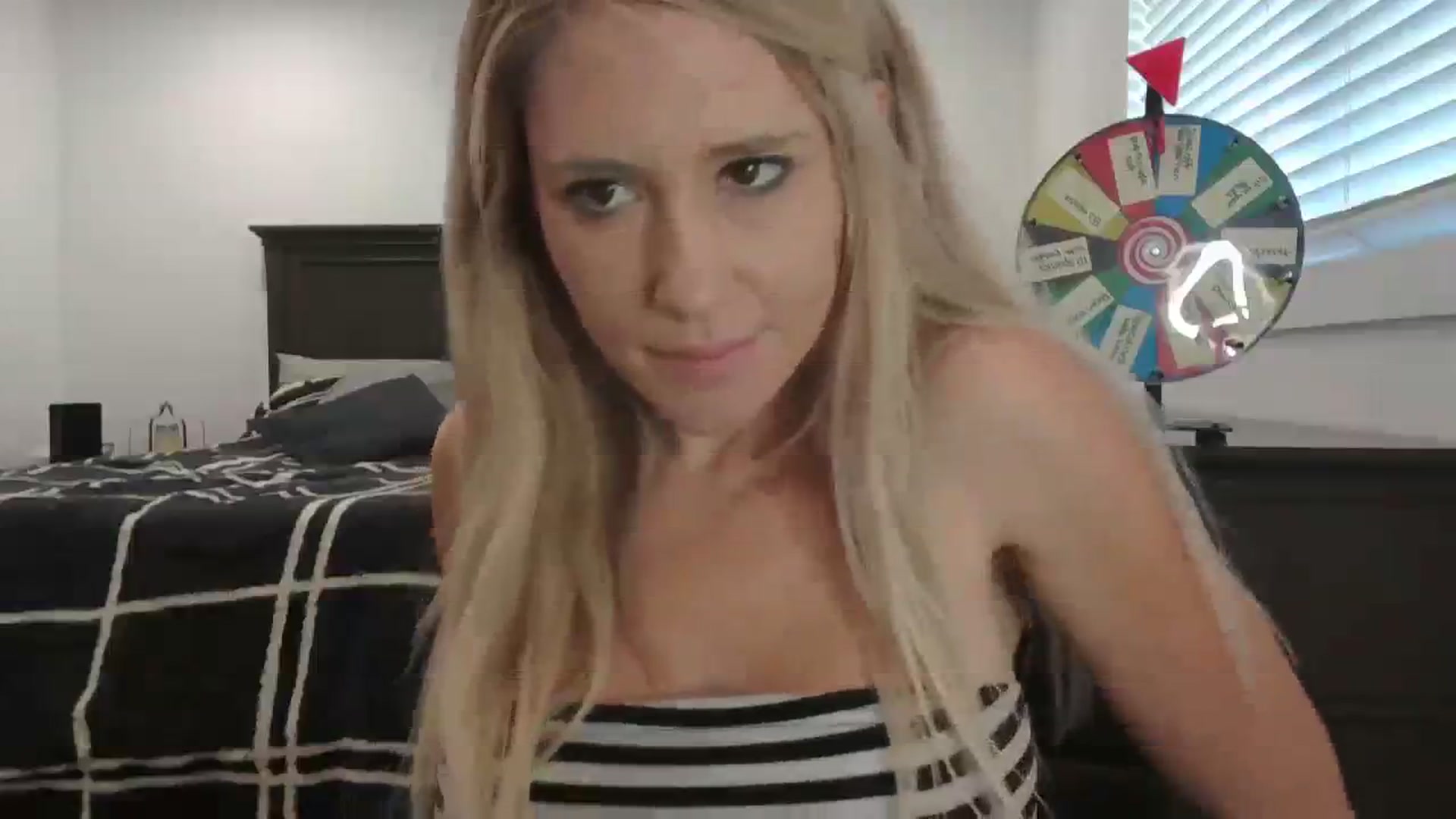 Gallery image thumbnail from blondmilf92's myfreecams stream on, 01/11/2024, 22:15 image 11 of 20