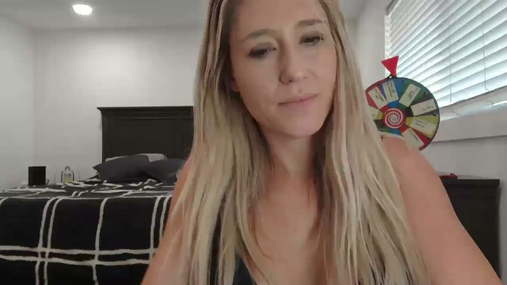 Gallery image thumbnail from blondmilf92's myfreecams stream on, 01/12/2024, 22:31 image 19 of 20