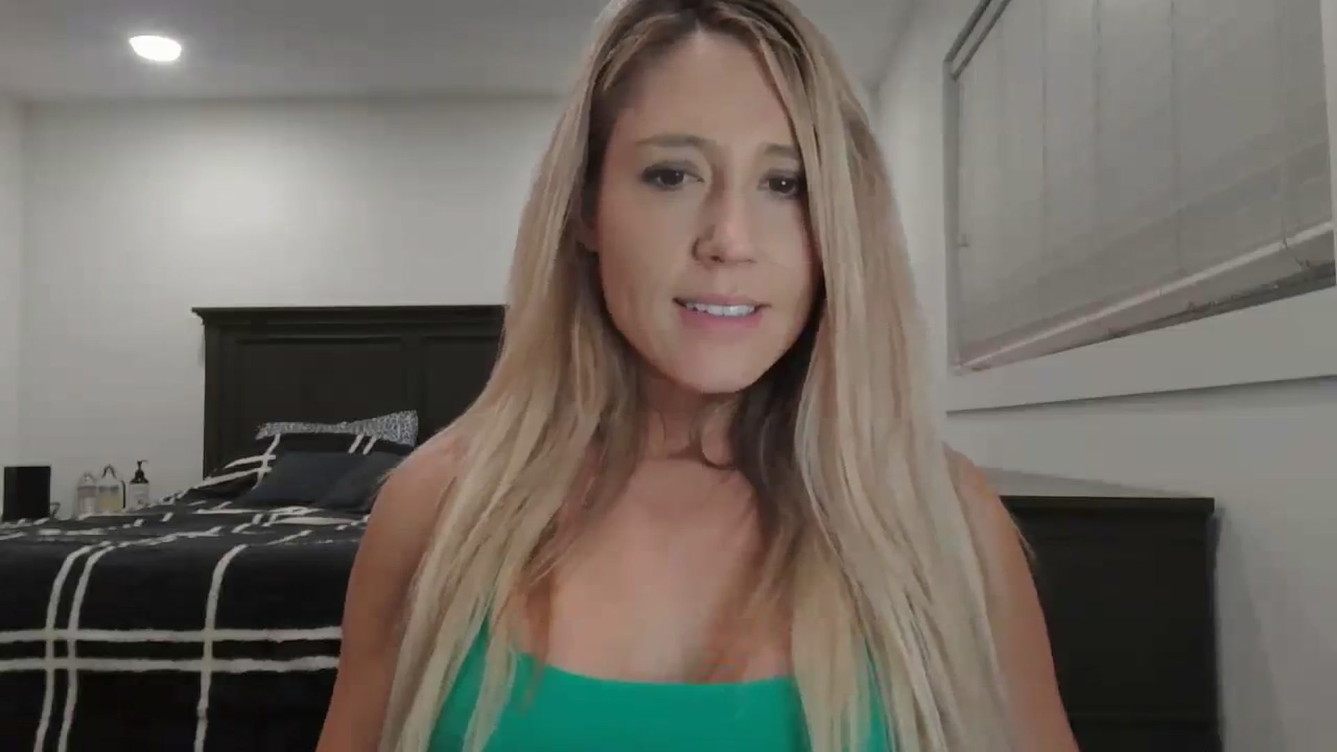 Gallery image thumbnail from blondmilf92's myfreecams stream on, 01/16/2024, 06:19 image 17 of 20