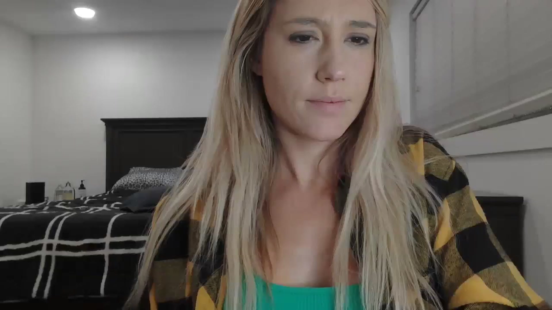 Gallery image thumbnail from blondmilf92's myfreecams stream on, 01/16/2024, 07:58 image 14 of 20