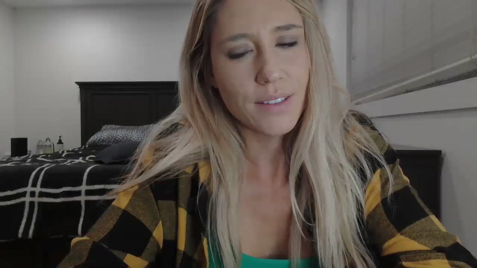 Gallery image thumbnail from blondmilf92's myfreecams stream on, 01/16/2024, 07:58 image 6 of 20