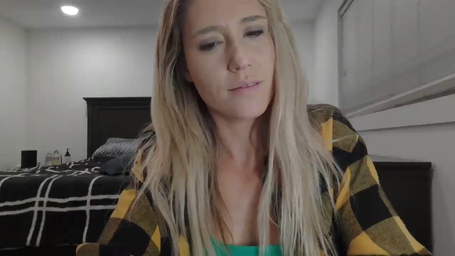 Gallery image thumbnail from blondmilf92's myfreecams stream on, 01/16/2024, 07:58 image 19 of 20