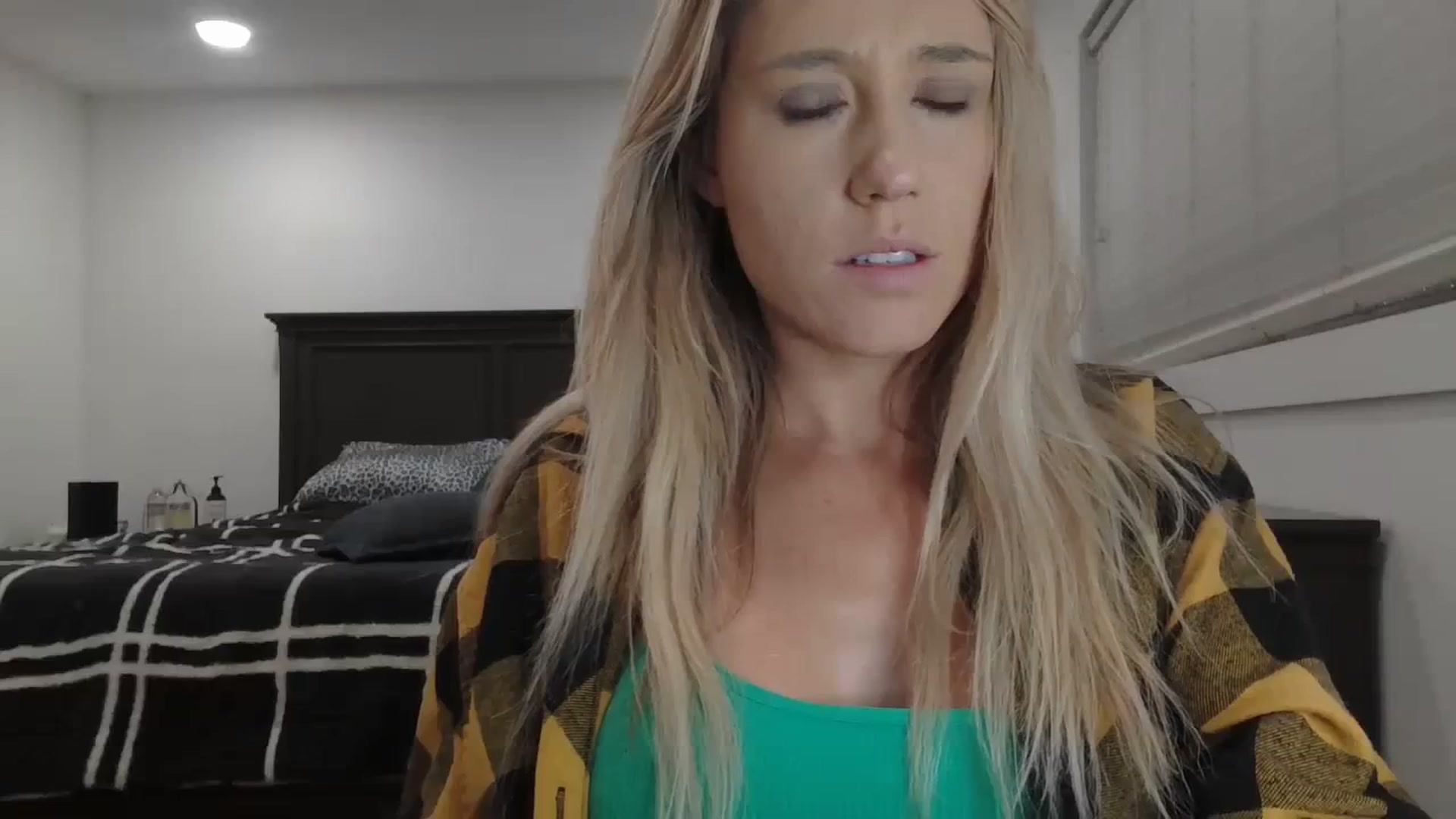 Gallery image thumbnail from blondmilf92's myfreecams stream on, 01/16/2024, 07:58 image 8 of 20