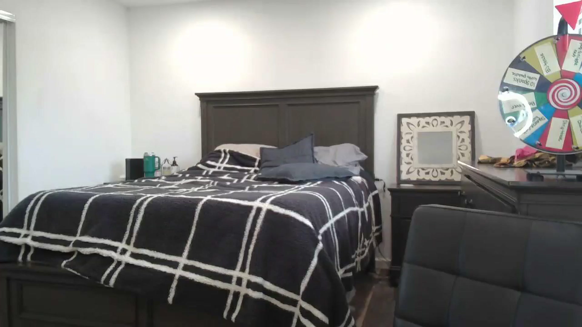 Gallery image thumbnail from blondmilf92's myfreecams stream on, 01/18/2024, 22:15 image 15 of 20
