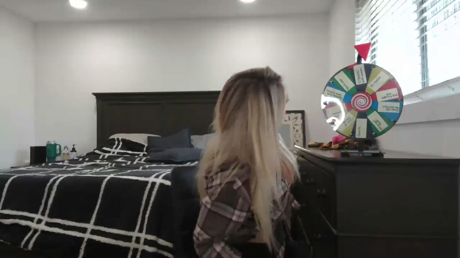 Gallery image thumbnail from blondmilf92's myfreecams stream on, 01/18/2024, 22:15 image 19 of 20