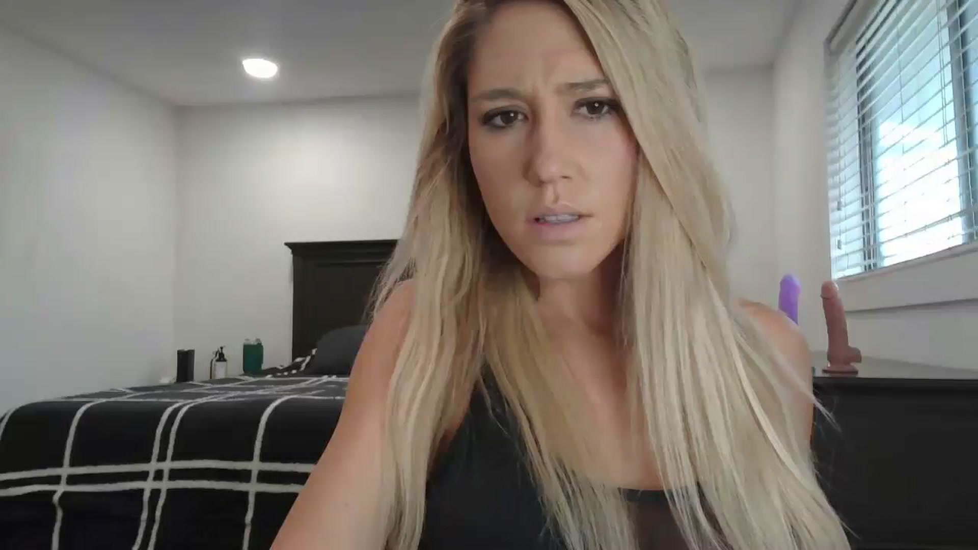 Gallery image thumbnail from blondmilf92's myfreecams stream on, 01/24/2024, 20:14 image 1 of 20