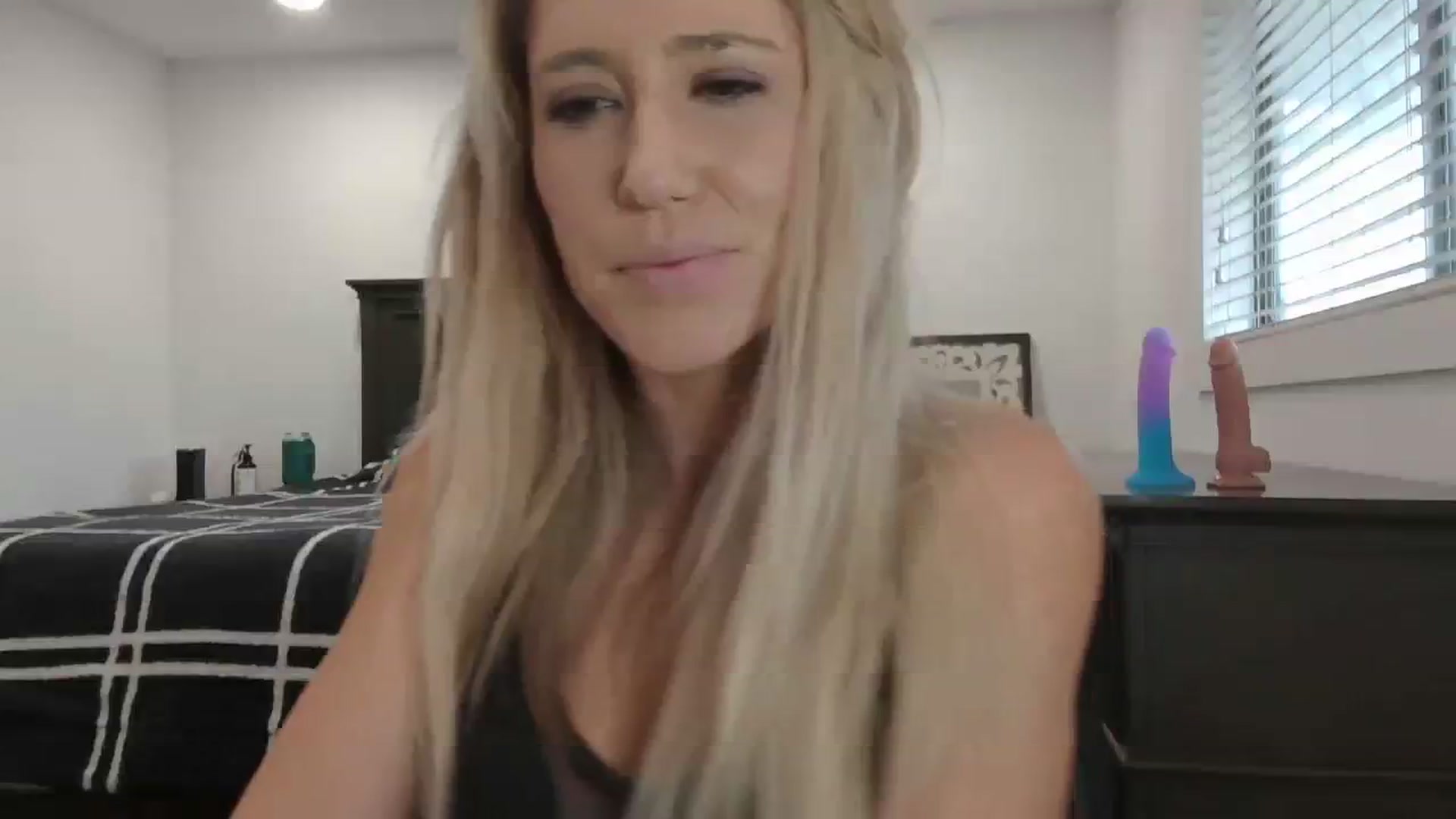 Gallery image thumbnail from blondmilf92's myfreecams stream on, 01/24/2024, 20:14 image 11 of 20