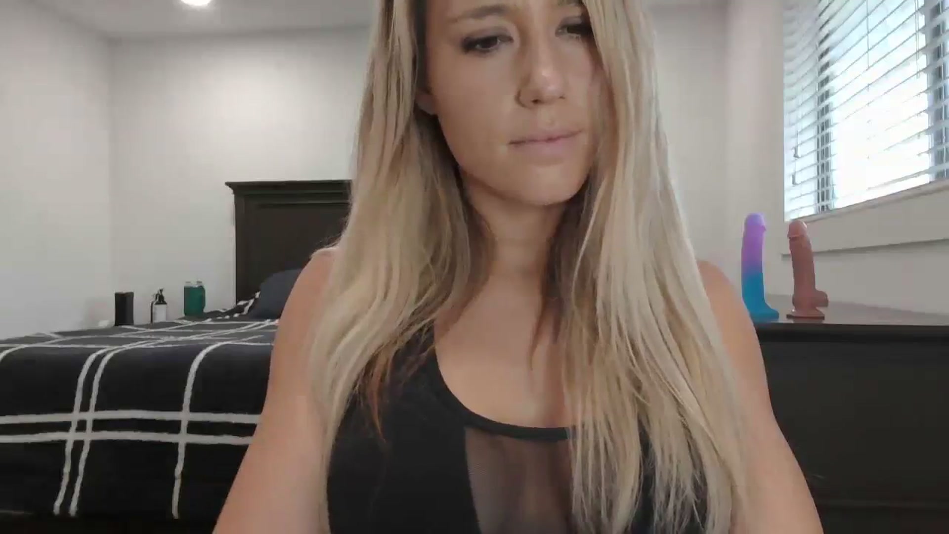 Gallery image thumbnail from blondmilf92's myfreecams stream on, 01/24/2024, 20:14 image 12 of 20