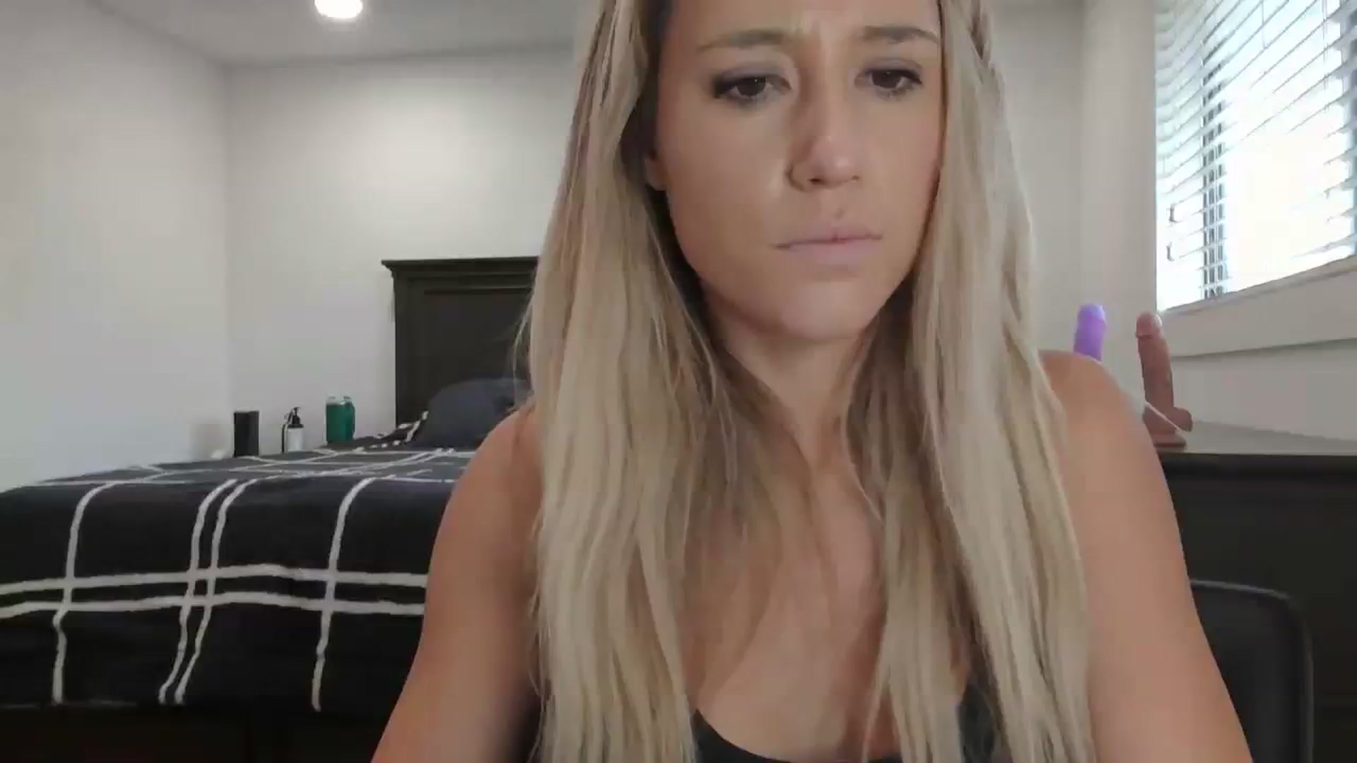 Gallery image thumbnail from blondmilf92's myfreecams stream on, 01/24/2024, 20:52 image 16 of 20