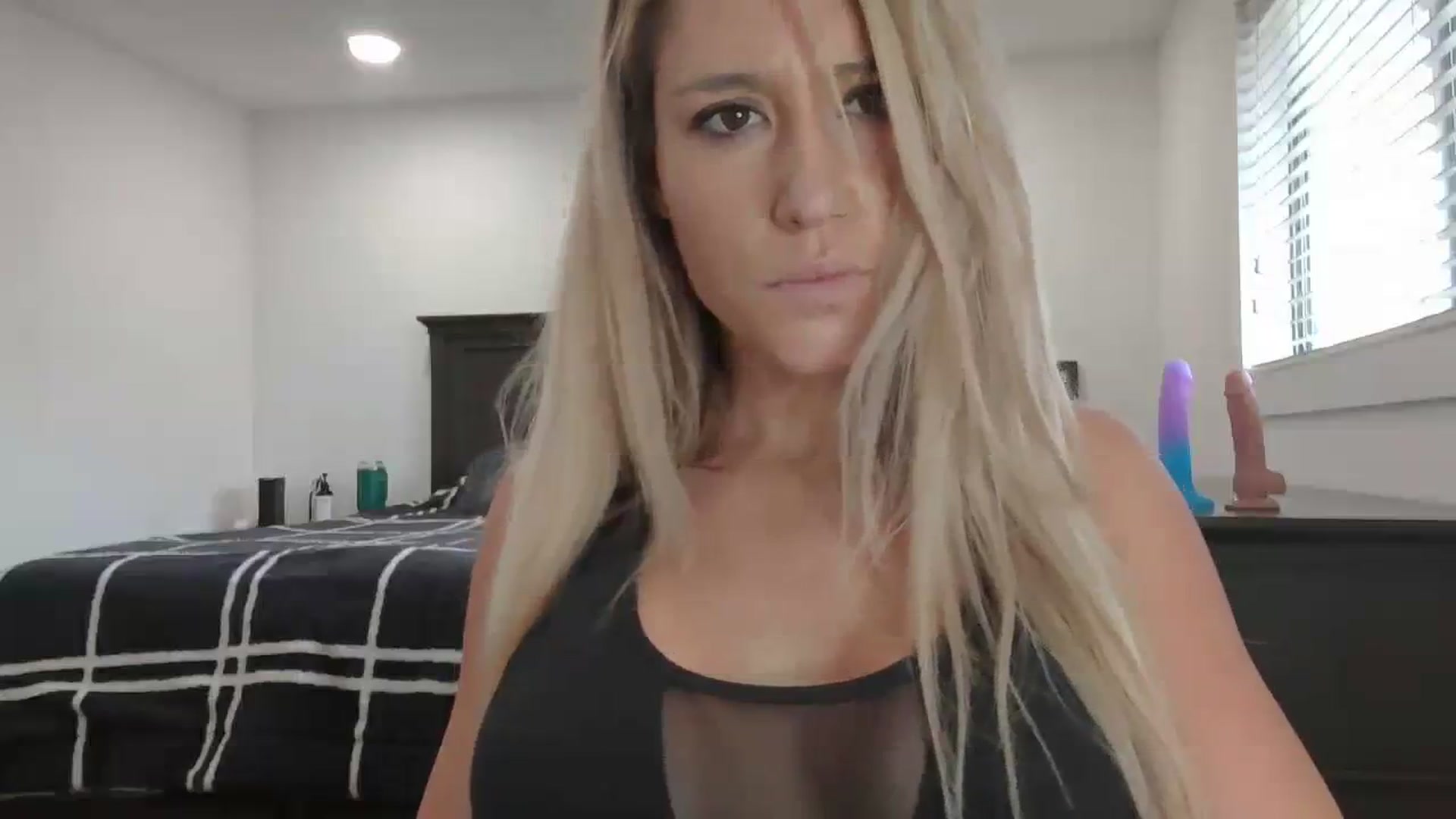 Gallery image thumbnail from blondmilf92's myfreecams stream on, 01/24/2024, 20:52 image 2 of 20