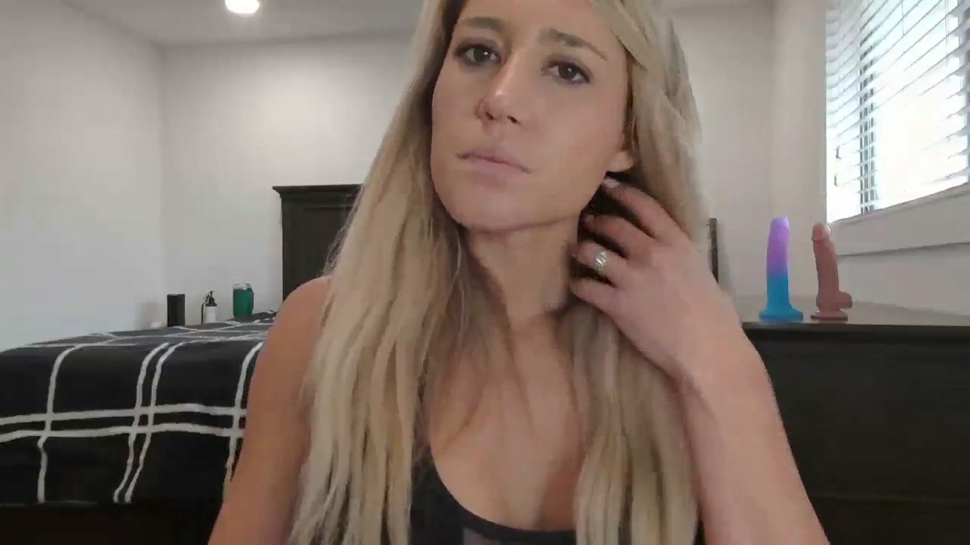 Gallery image thumbnail from blondmilf92's myfreecams stream on, 01/24/2024, 20:52 image 14 of 20