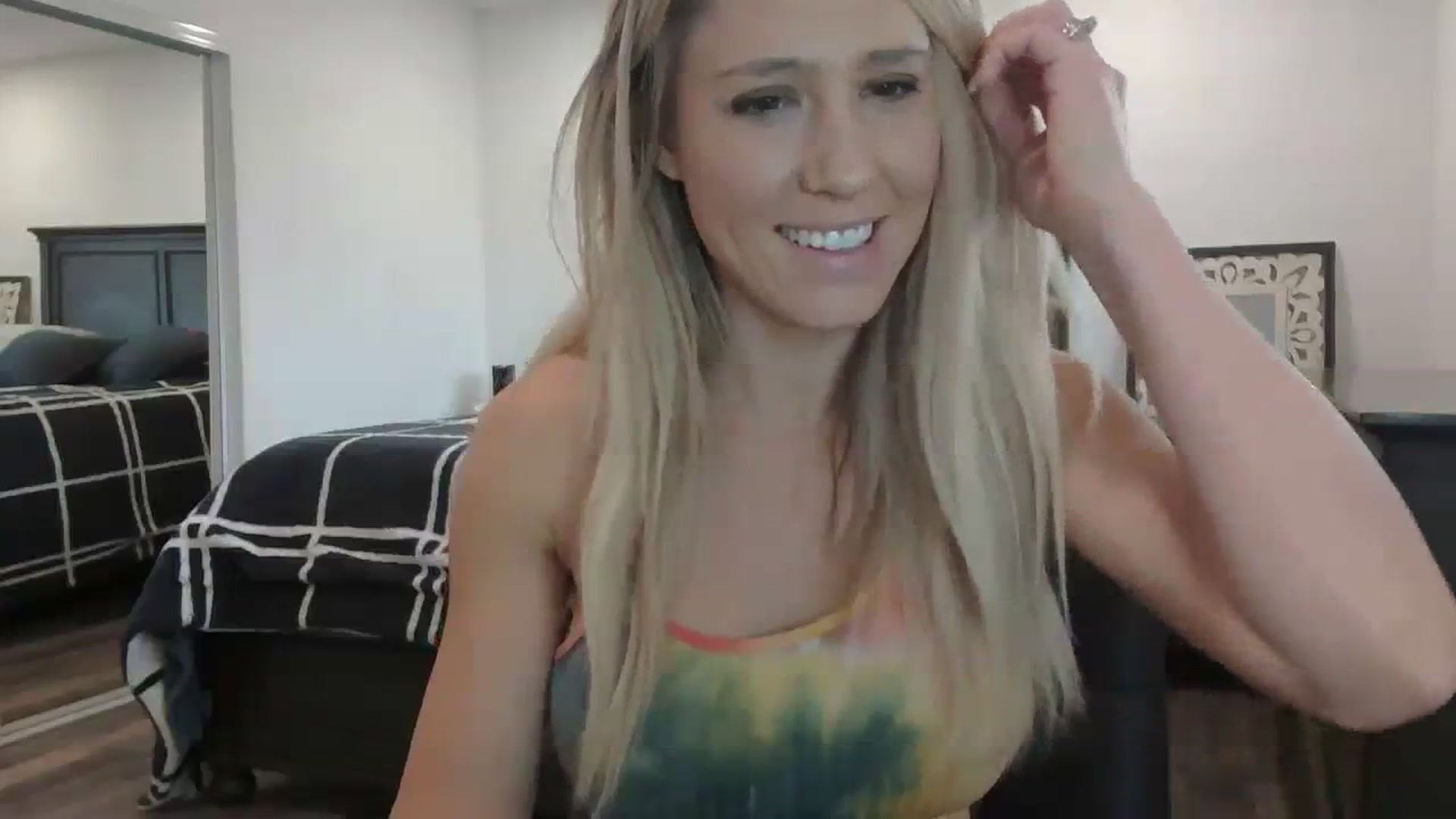 Gallery image thumbnail from blondmilf92's myfreecams stream on, 01/26/2024, 21:46 image 7 of 20