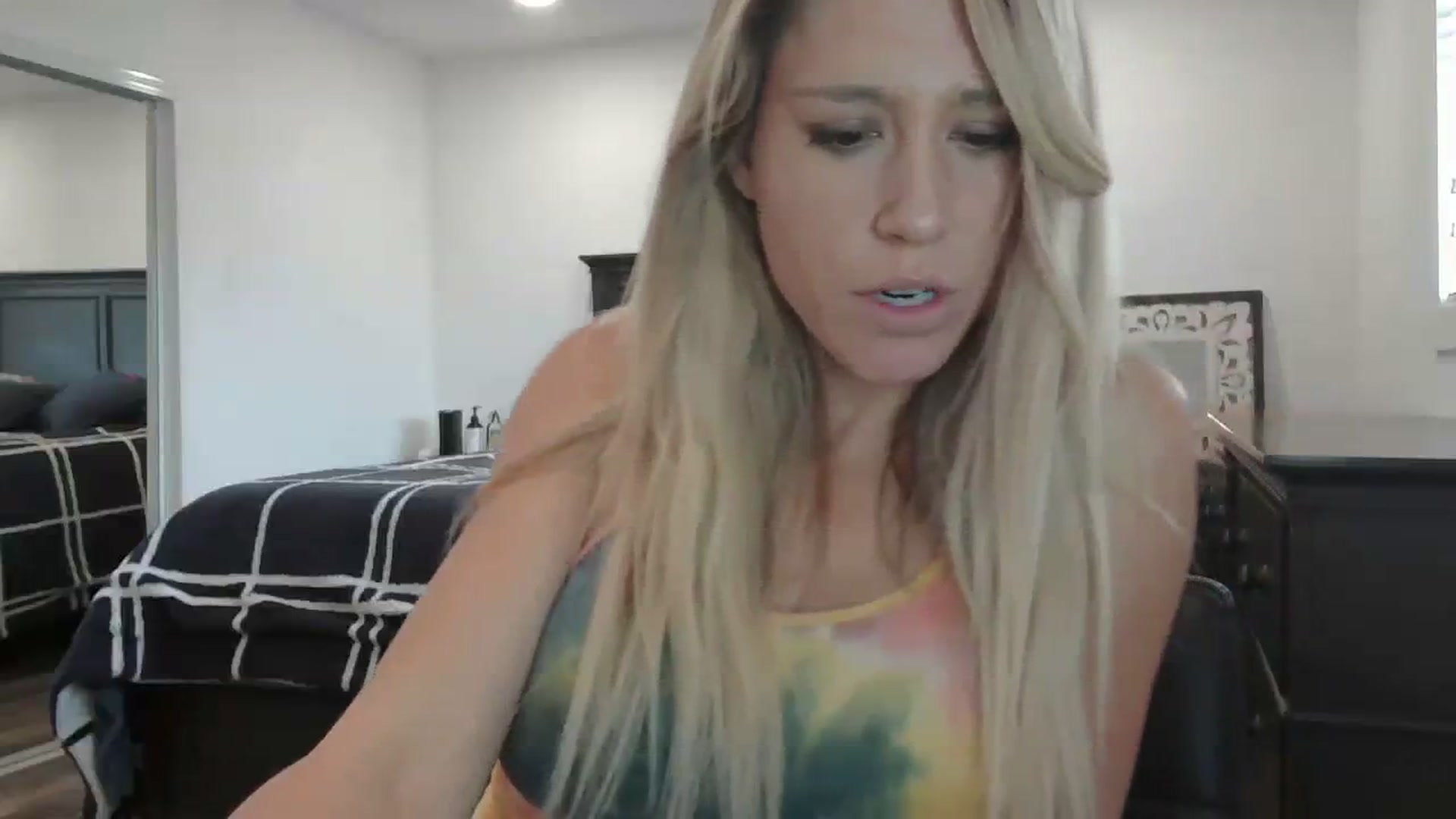 Gallery image thumbnail from blondmilf92's myfreecams stream on, 01/26/2024, 21:46 image 10 of 20