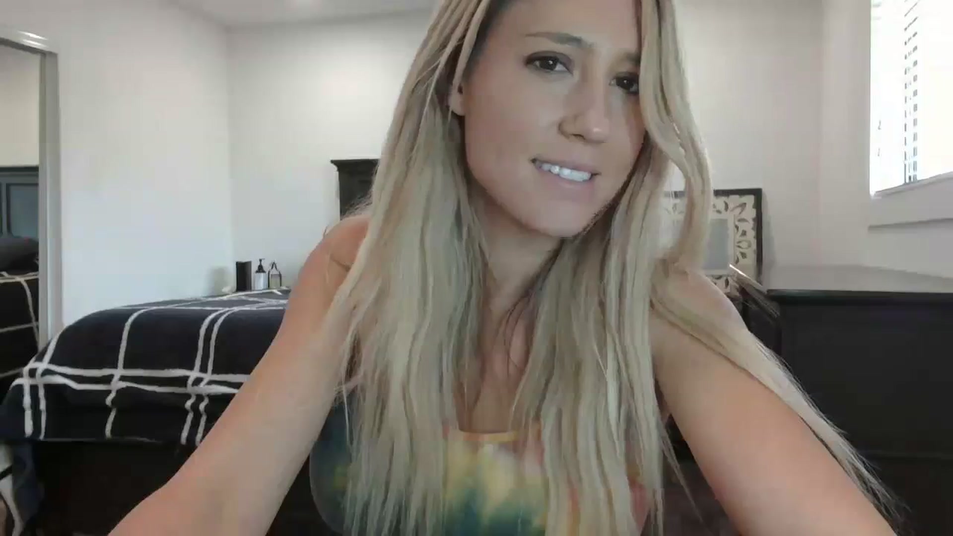 Gallery image thumbnail from blondmilf92's myfreecams stream on, 01/26/2024, 21:46 image 12 of 20