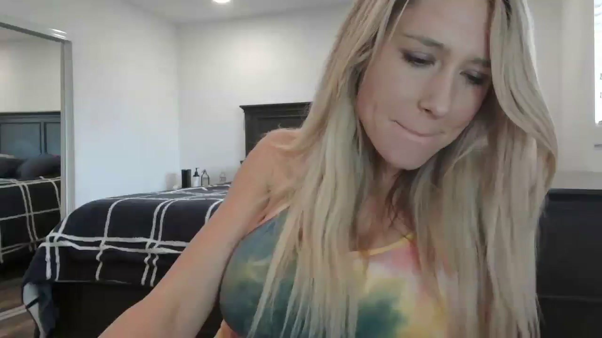 Gallery image thumbnail from blondmilf92's myfreecams stream on, 01/26/2024, 21:46 image 11 of 20