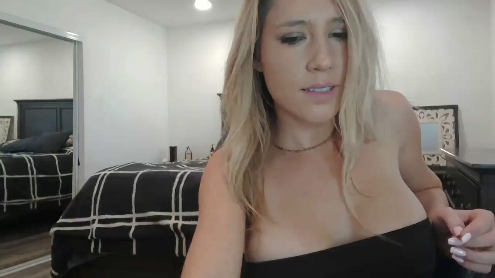 Gallery image thumbnail from blondmilf92's myfreecams stream on, 01/29/2024, 20:48 image 2 of 20