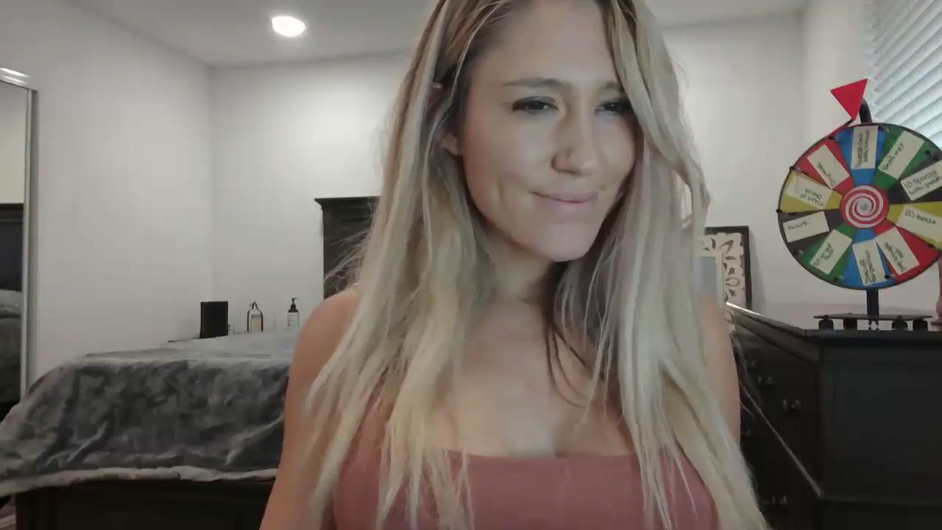 Gallery image thumbnail from blondmilf92's myfreecams stream on, 01/31/2024, 21:15 image 14 of 20