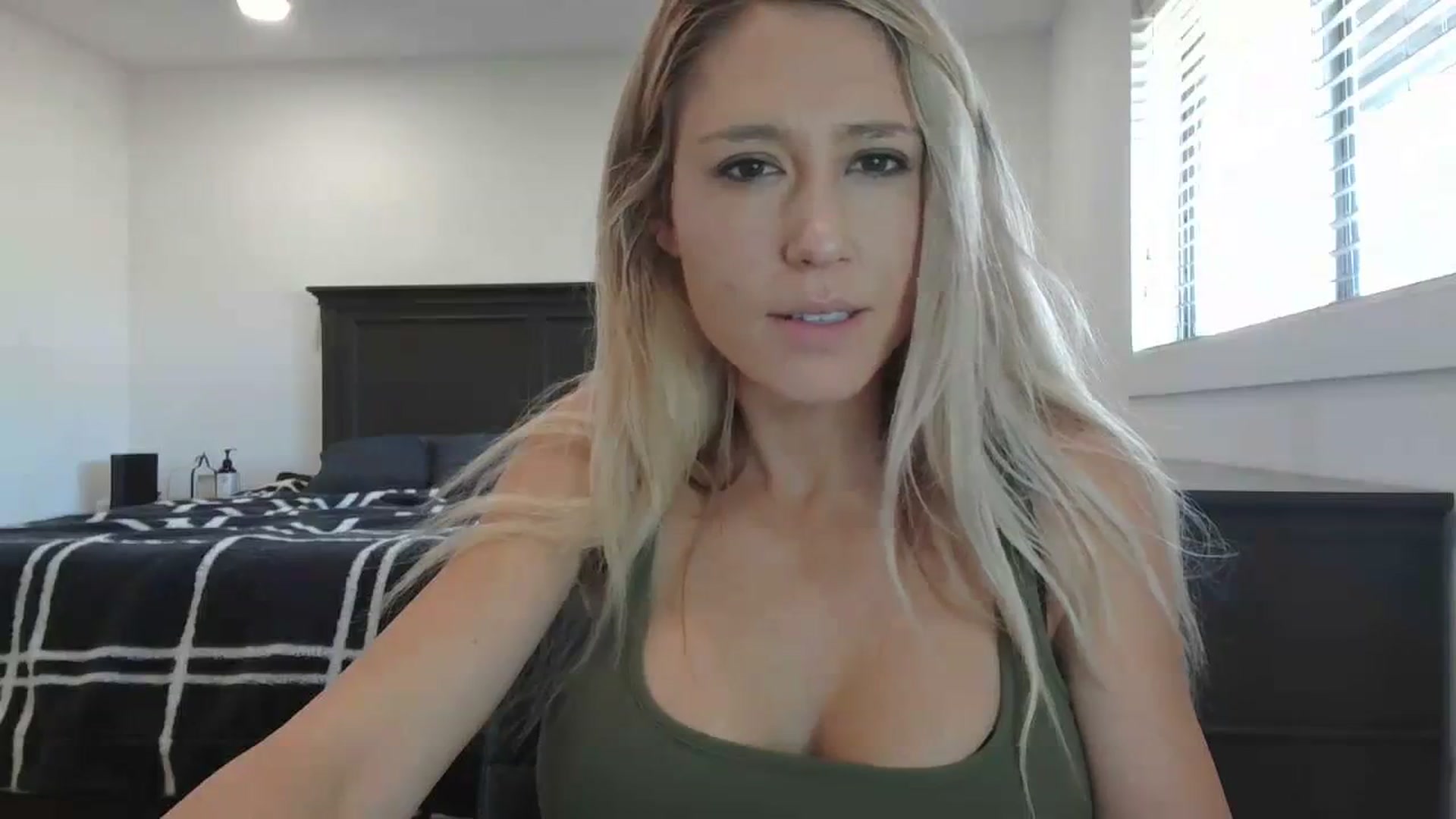 Gallery image thumbnail from blondmilf92's myfreecams stream on, 02/01/2024, 20:39 image 4 of 20
