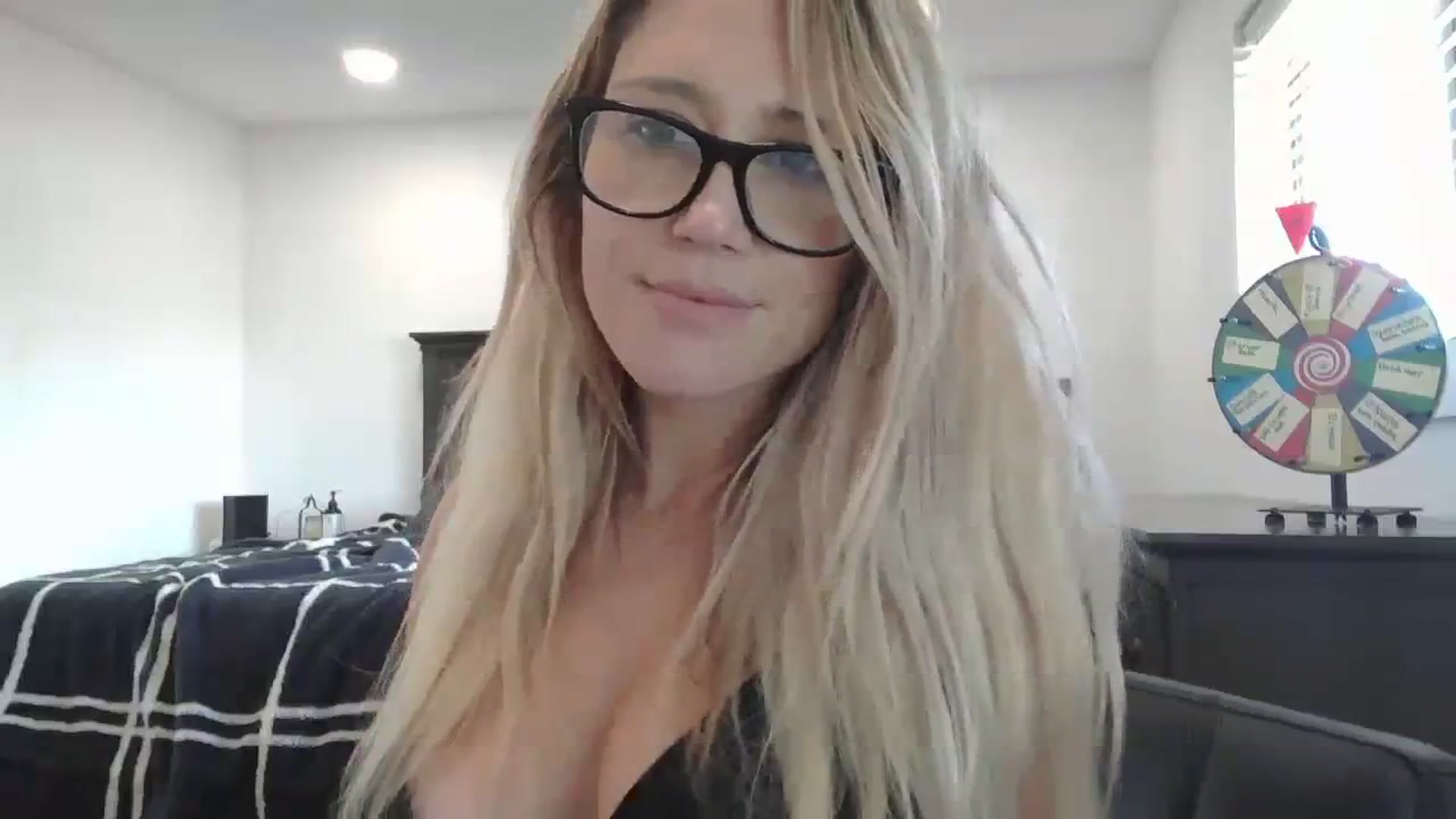 Gallery image thumbnail from blondmilf92's myfreecams stream on, 02/01/2024, 22:07 image 16 of 20