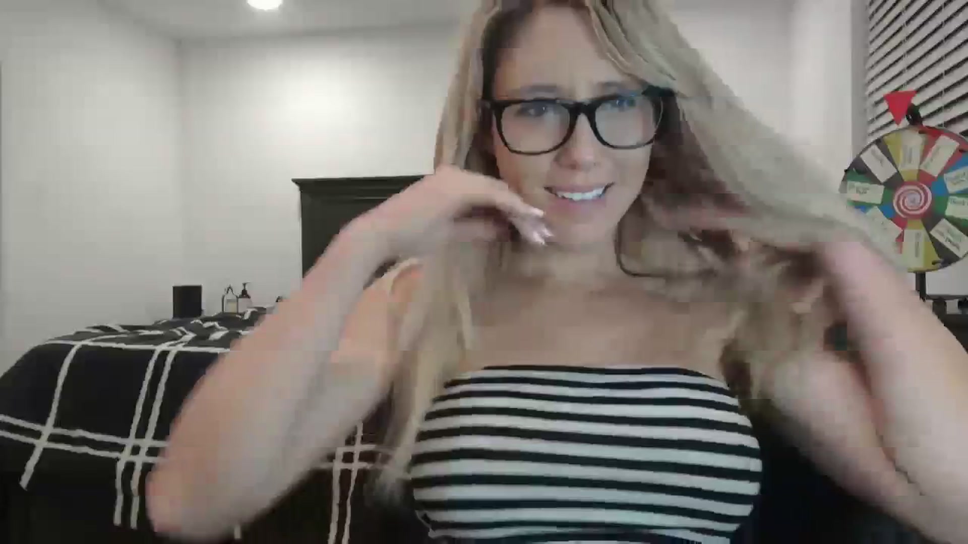 Gallery image thumbnail from blondmilf92's myfreecams stream on, 02/02/2024, 07:46 image 19 of 20