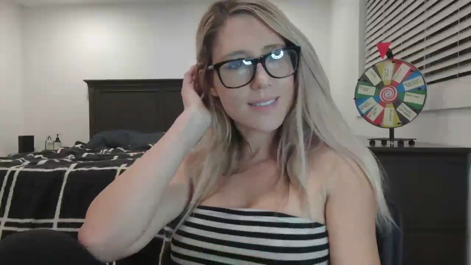 Gallery image thumbnail from blondmilf92's myfreecams stream on, 02/02/2024, 07:46 image 10 of 20
