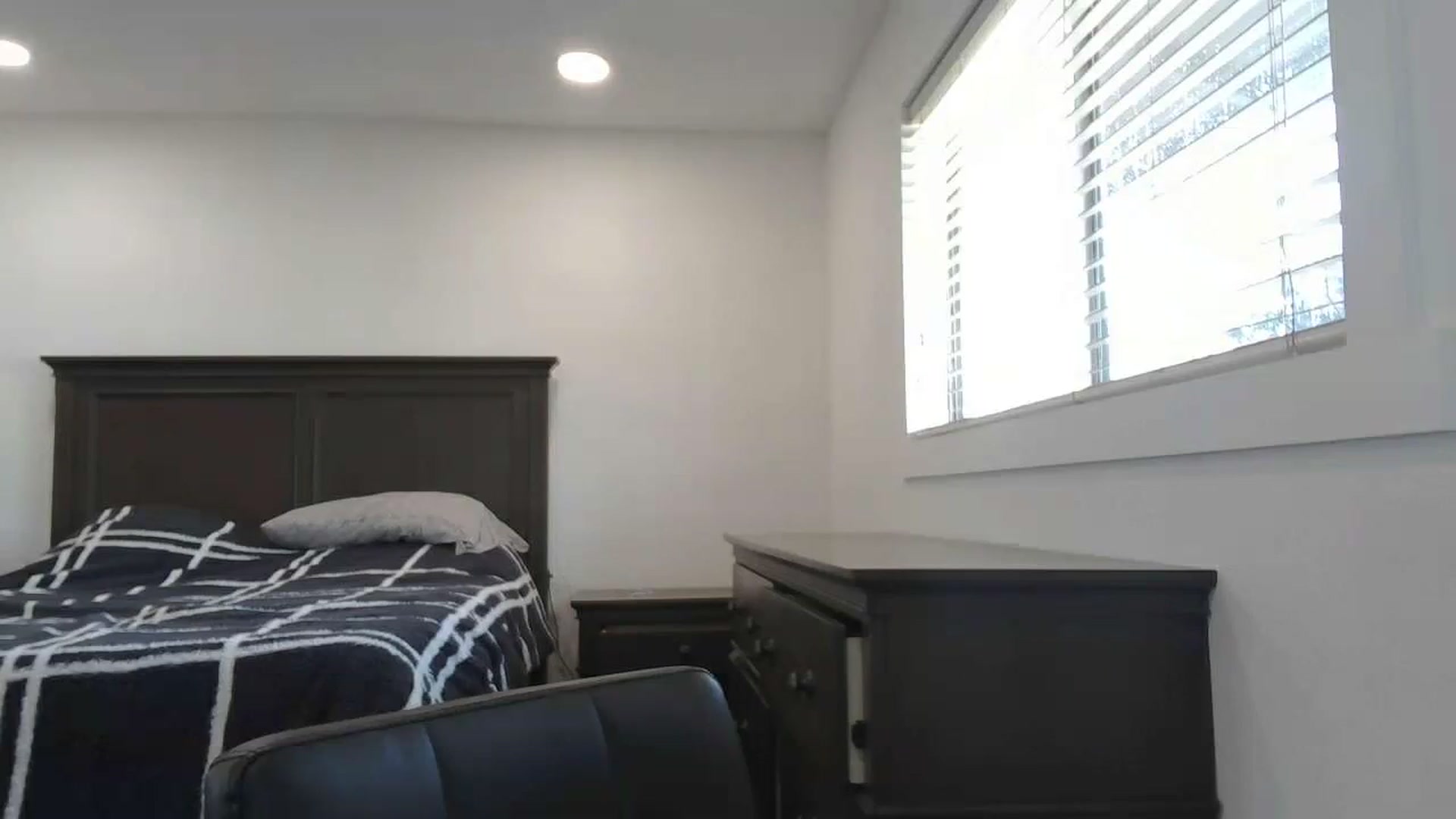 Gallery image thumbnail from blondmilf92's myfreecams stream on, 02/06/2024, 22:10 image 4 of 20