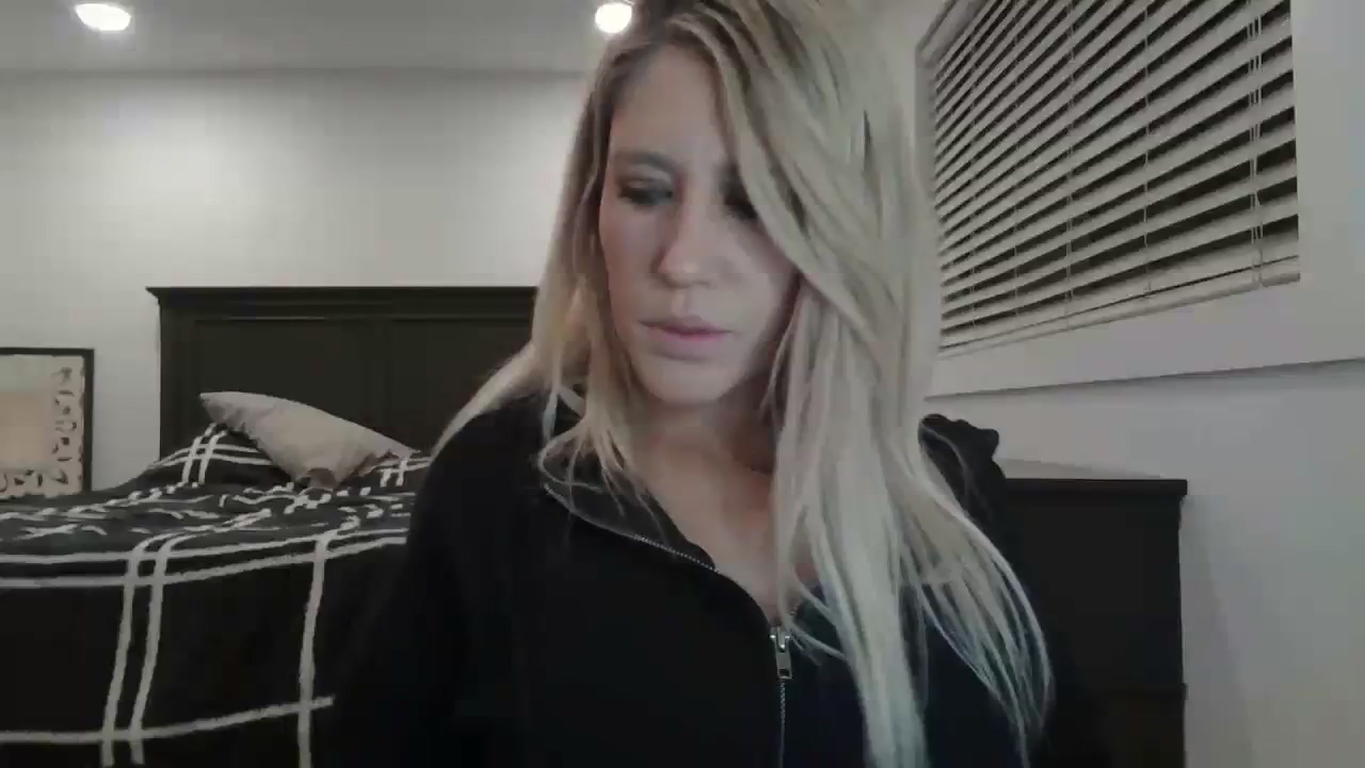 Gallery image thumbnail from blondmilf92's myfreecams stream on, 02/07/2024, 07:20 image 1 of 20