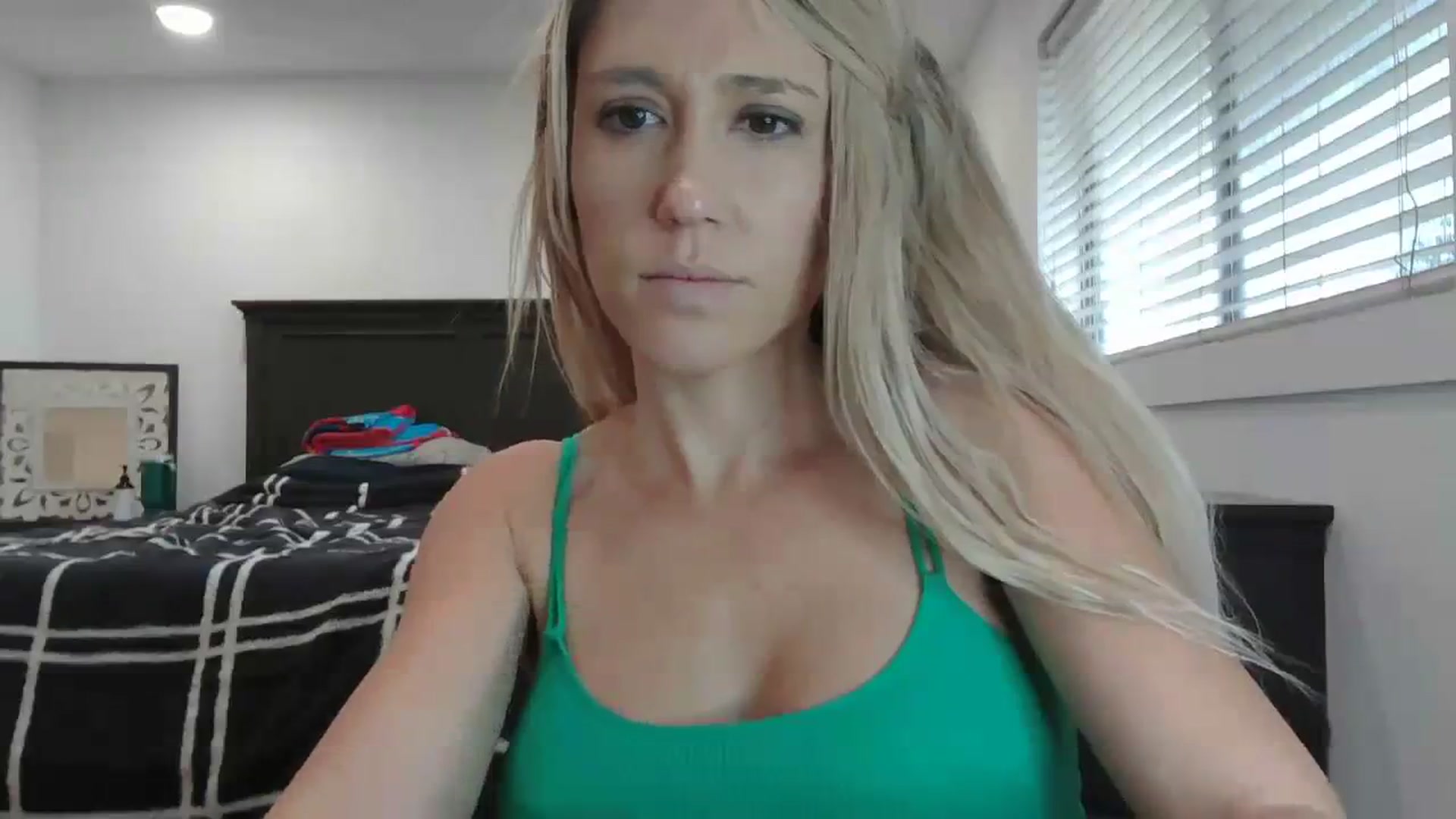 Gallery image thumbnail from blondmilf92's myfreecams stream on, 02/07/2024, 22:14 image 10 of 20