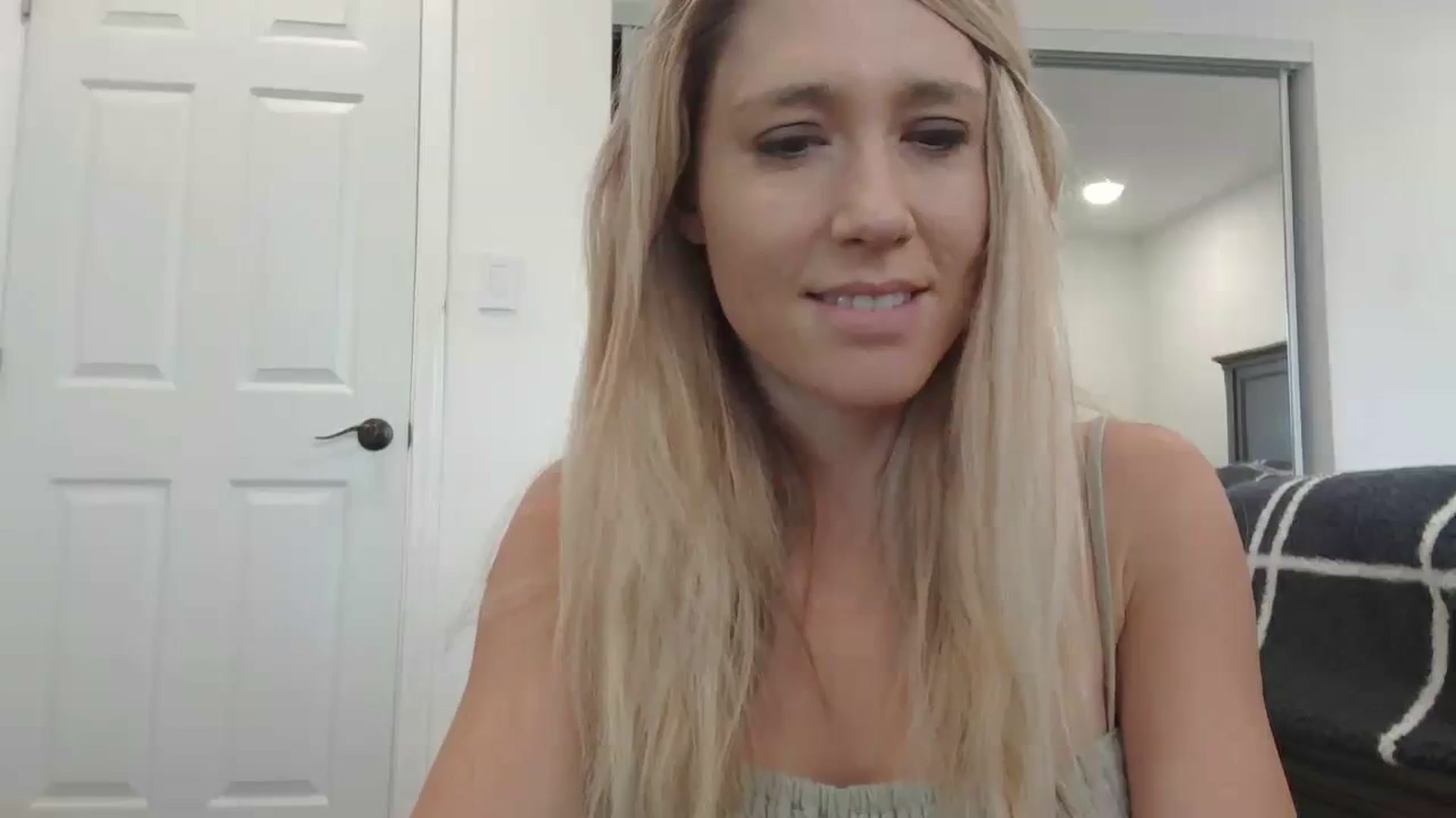 Gallery image thumbnail from blondmilf92's myfreecams stream on, 02/08/2024, 21:36 image 7 of 20